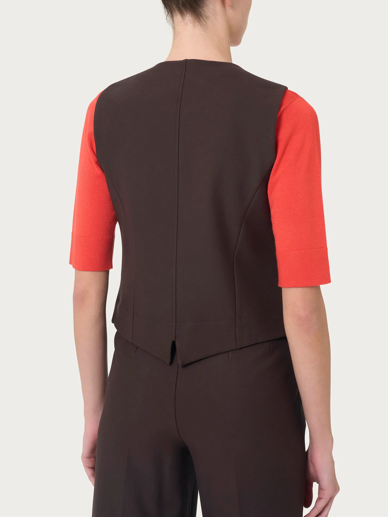 Gilet con quattro bottoni in Compact  - Chocolate Torte - Image 2