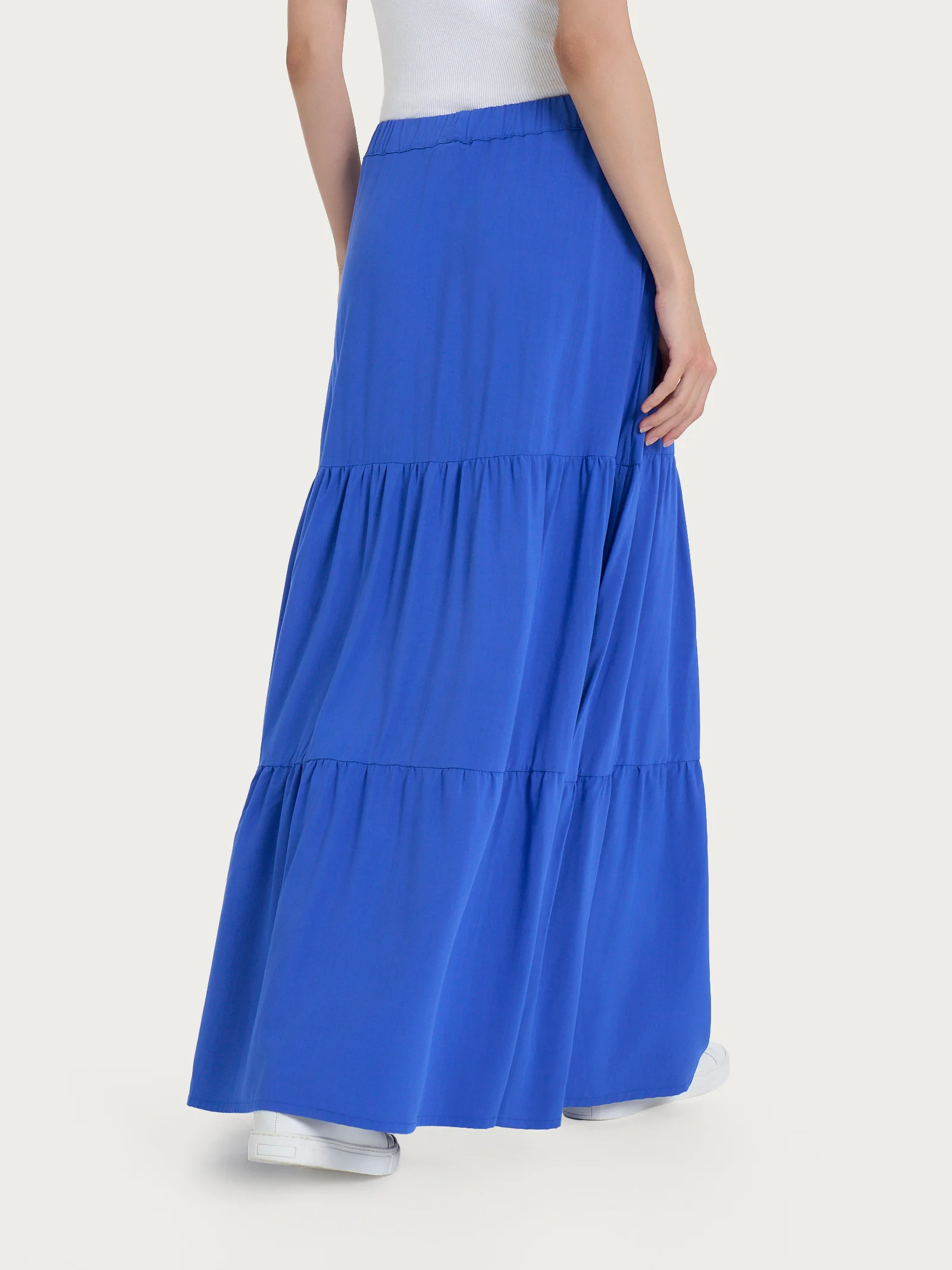 Gonna lunga tinta unita in Ecoseta - Dazzling Blue - Image 2