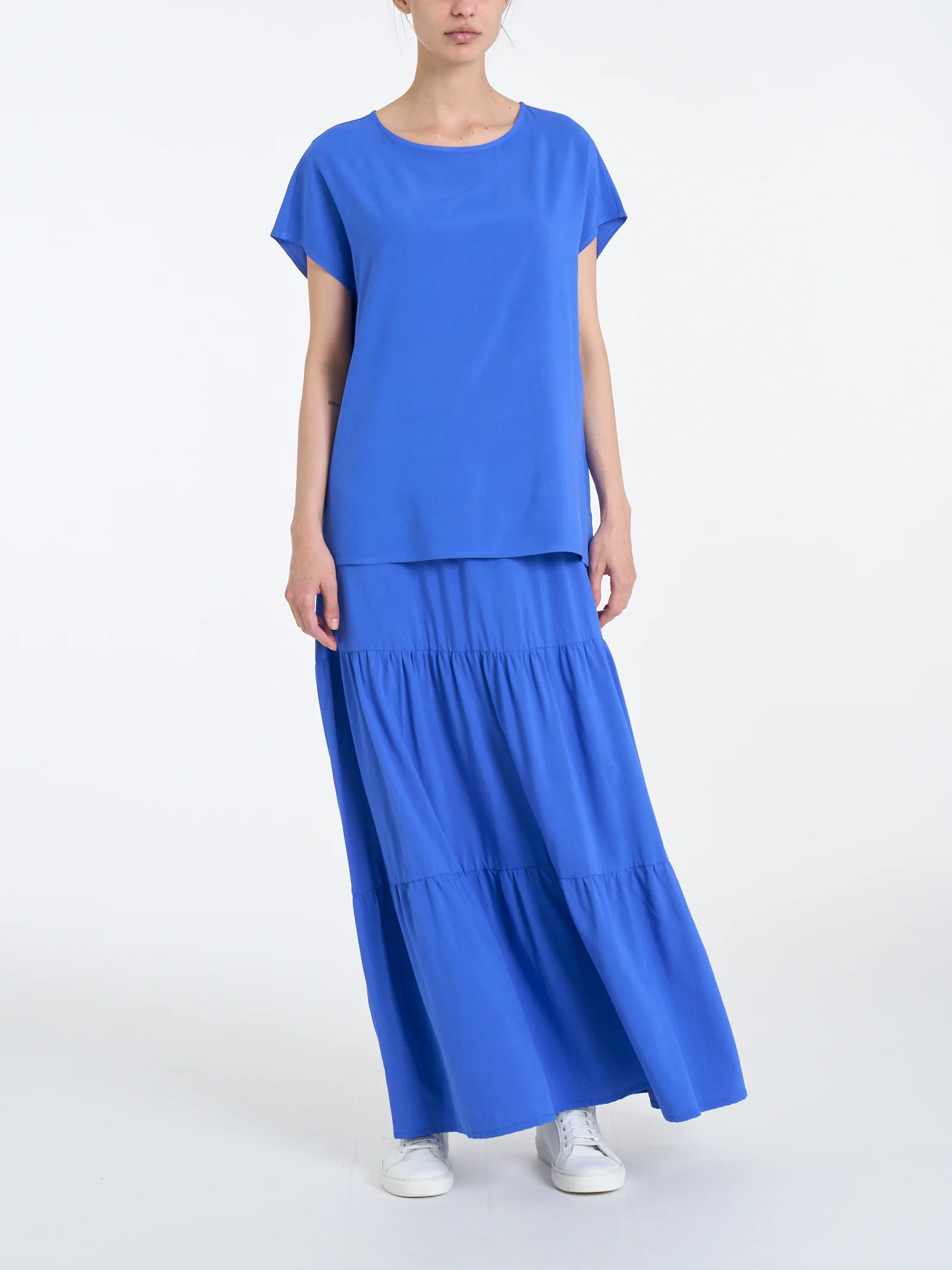 Gonna lunga tinta unita in Ecoseta - Dazzling Blue - Image 5
