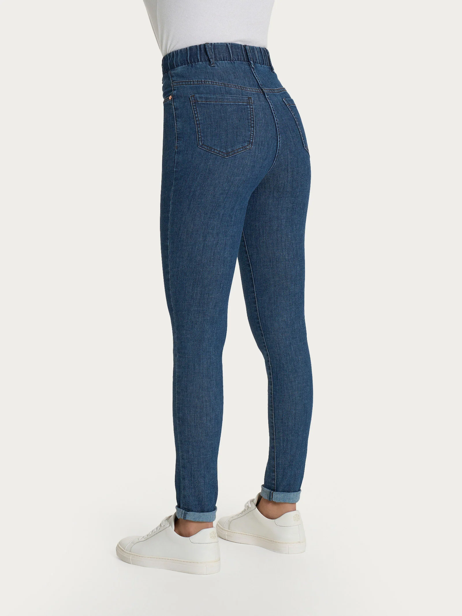 Jeans a 5 tasche con vita piatta in Light Denim  - Jeans - Image 4