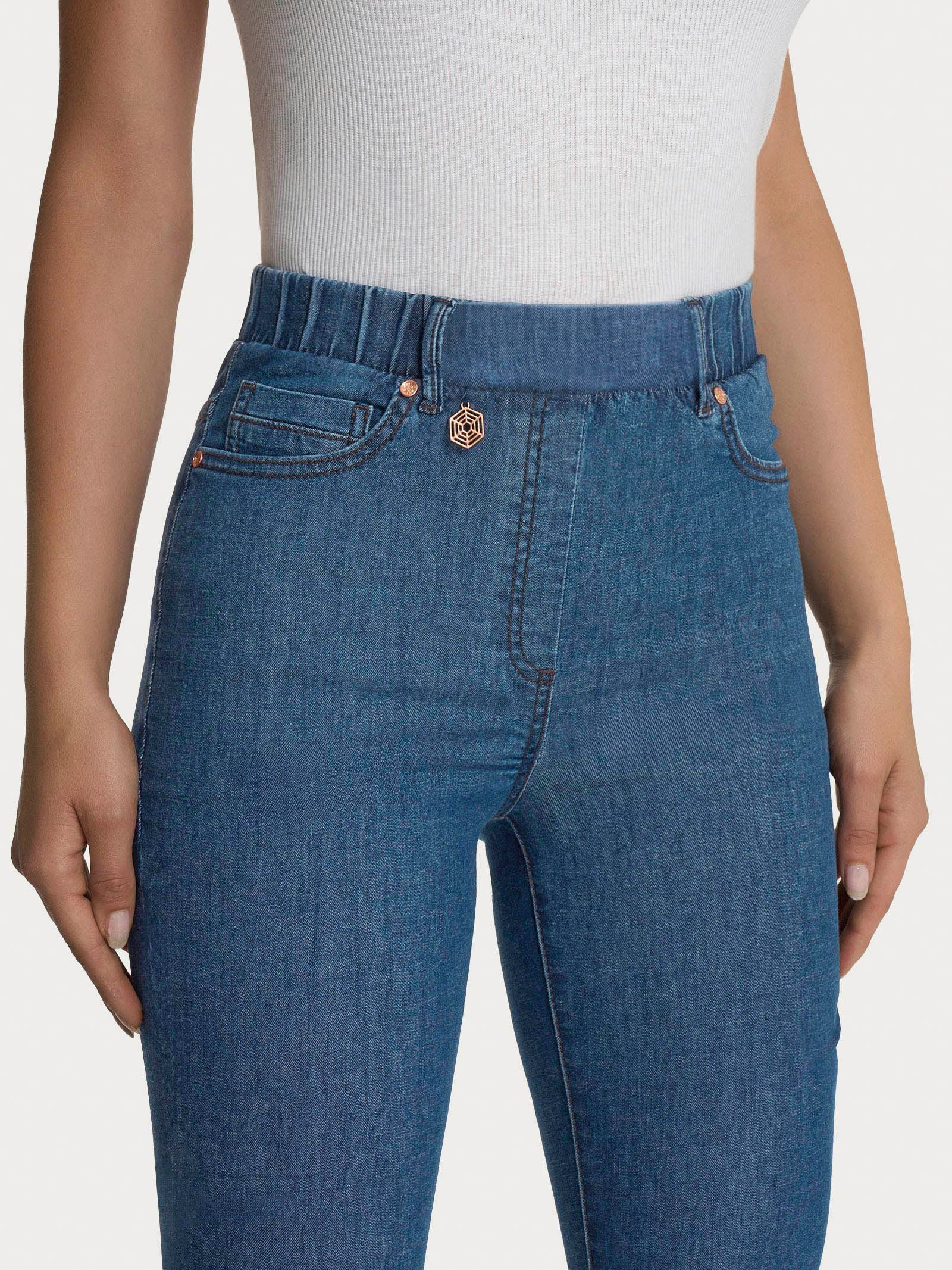 Jeans a 5 tasche con vita piatta in Light Denim  - Delave' - Image 5