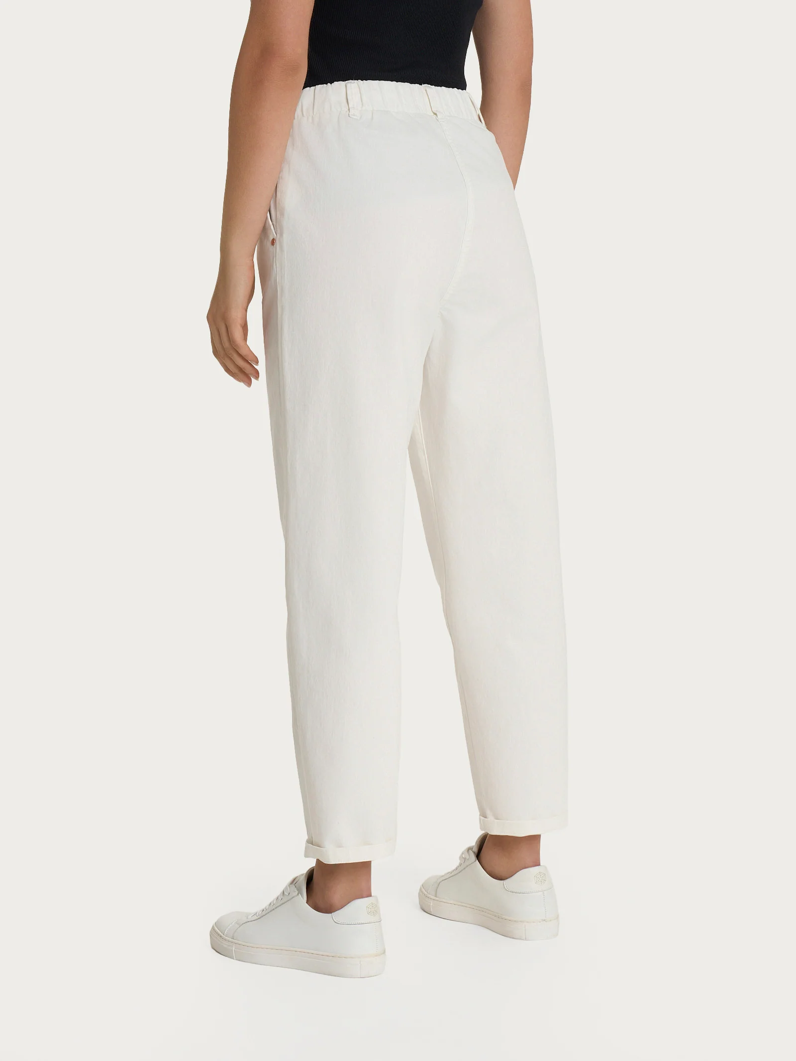Jeans a carota con tasche in Light Denim - Bianco - Image 5