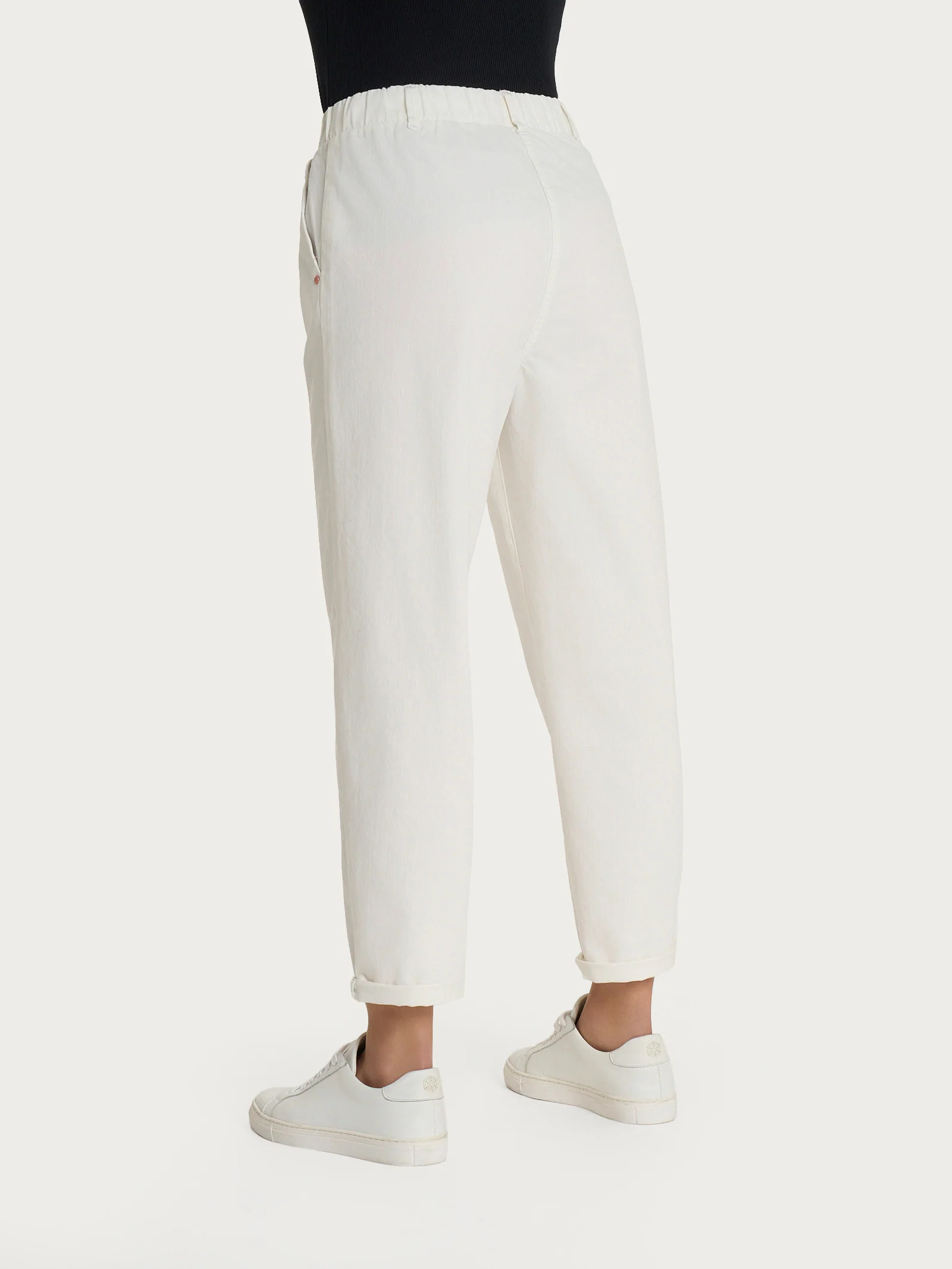 Jeans a carota con tasche in Light Denim - Bianco - Image 4