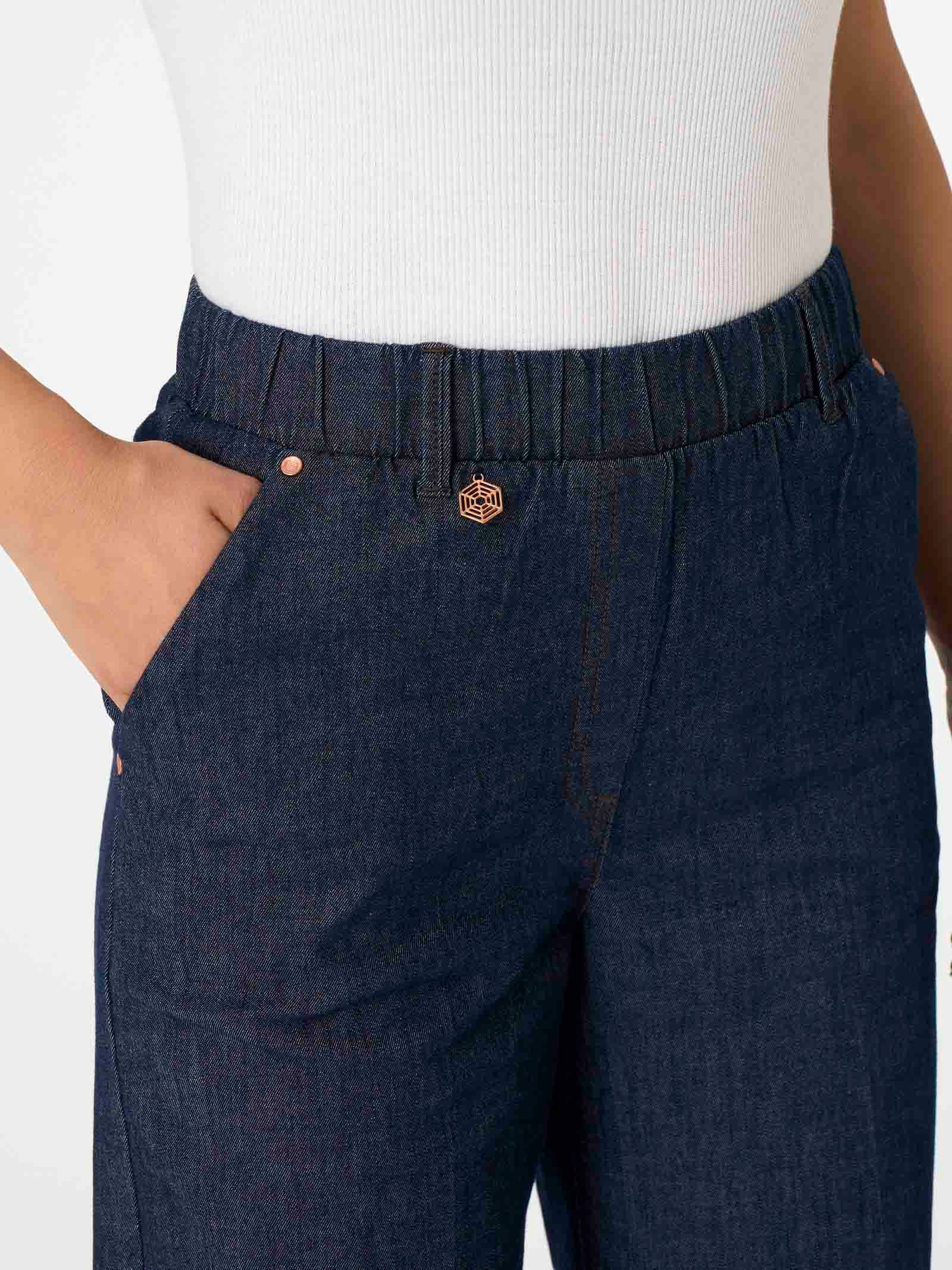 Jeans ampio alla caviglia con tasche in Light Denim - Indigo - Image 3