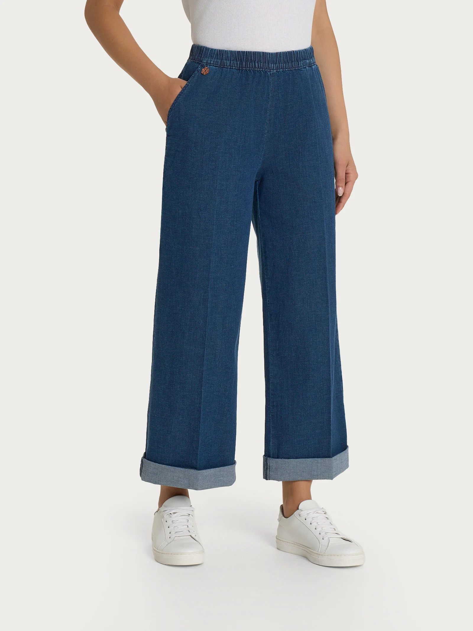 Jeans ampio alla caviglia con tasche in Super Light Denim - Indigo - Image 2