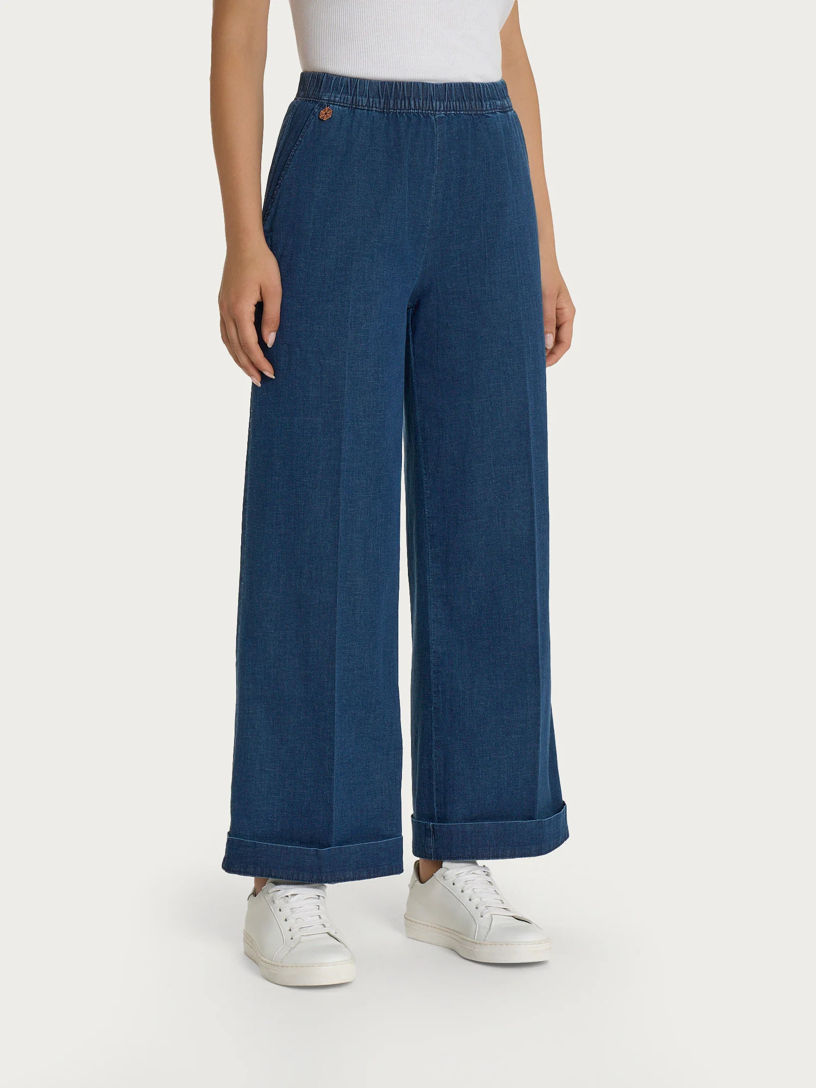 Jeans ampio alla caviglia con tasche in Super Light Denim - Indigo - Image 3