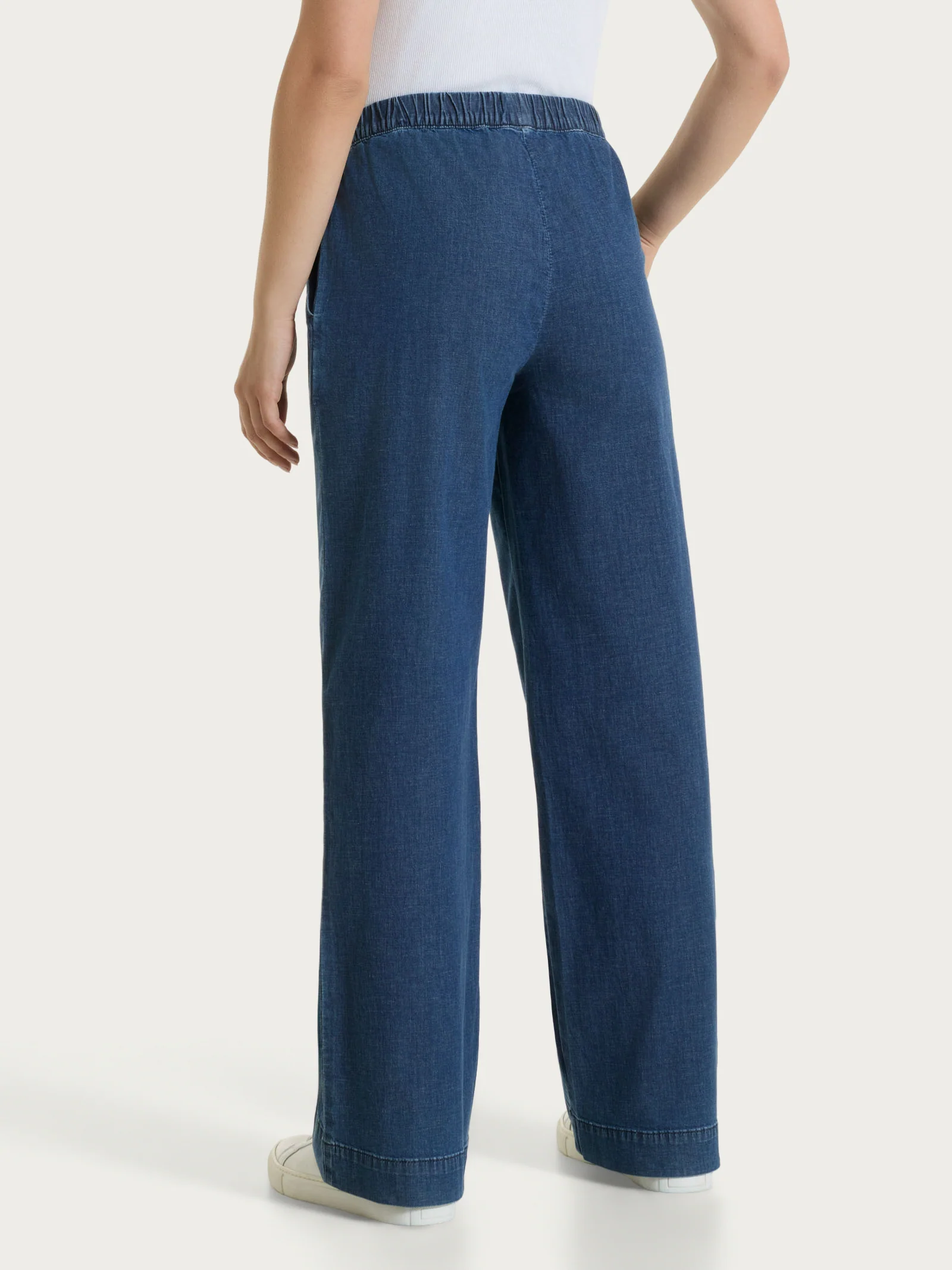 Jeans ampio con tasche e vita piatta in Super Light Denim - Indigo - Image 2