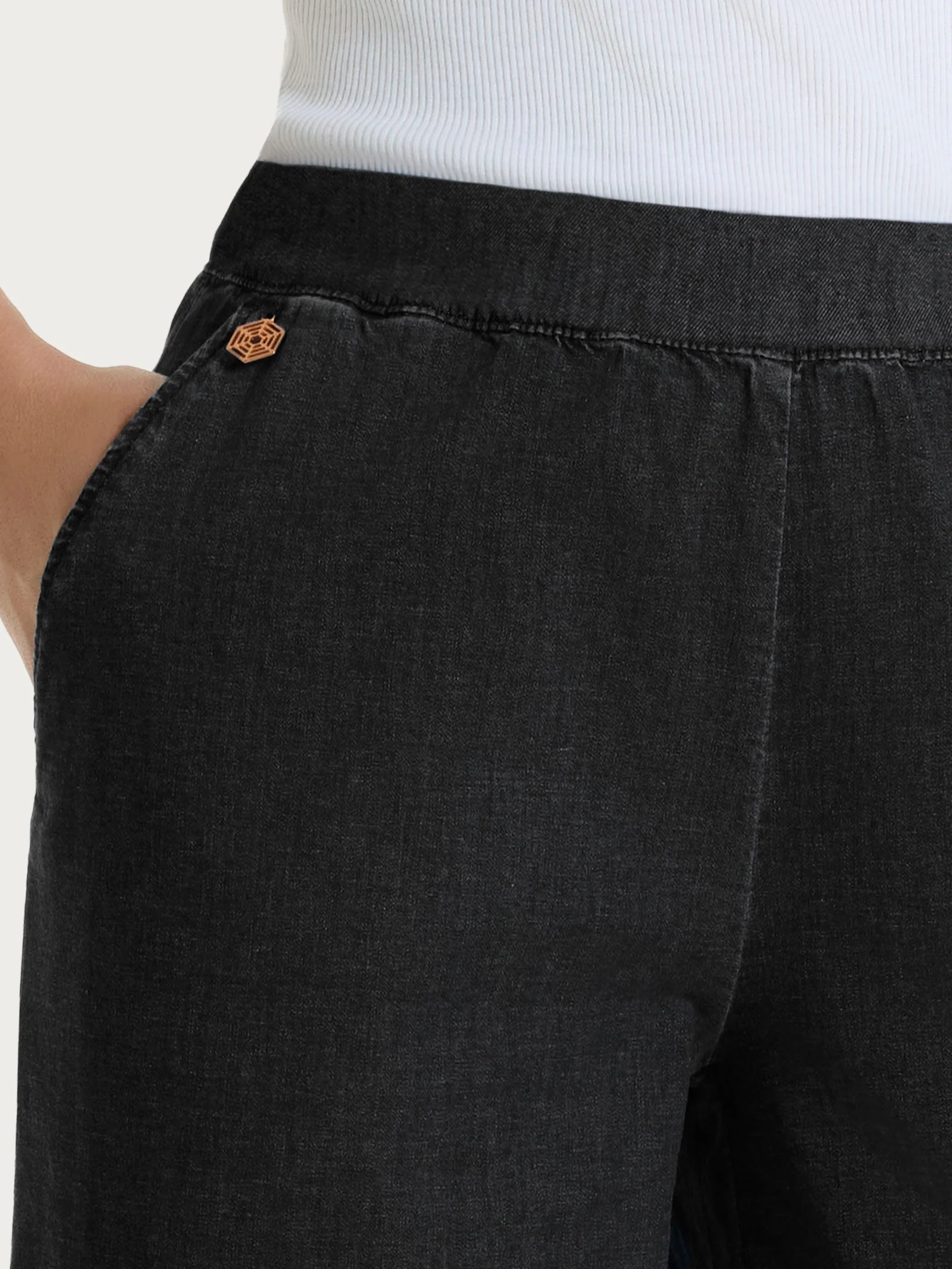 Jeans ampio con tasche e vita piatta in Super Light Denim - Gray Black - Image 3