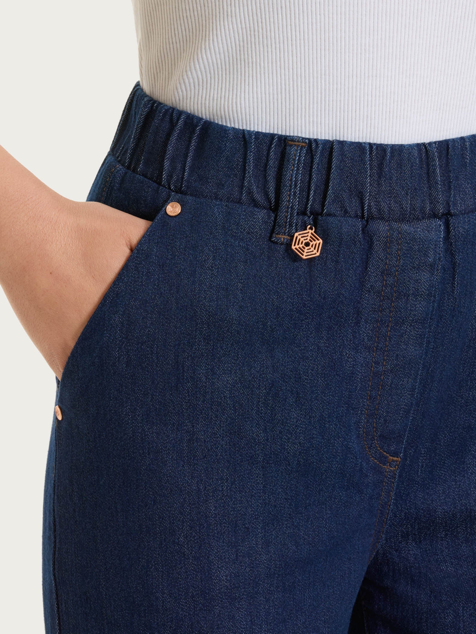 Jeans ampio con tasche in 4 Seasons Denim  - Persia - Image 3