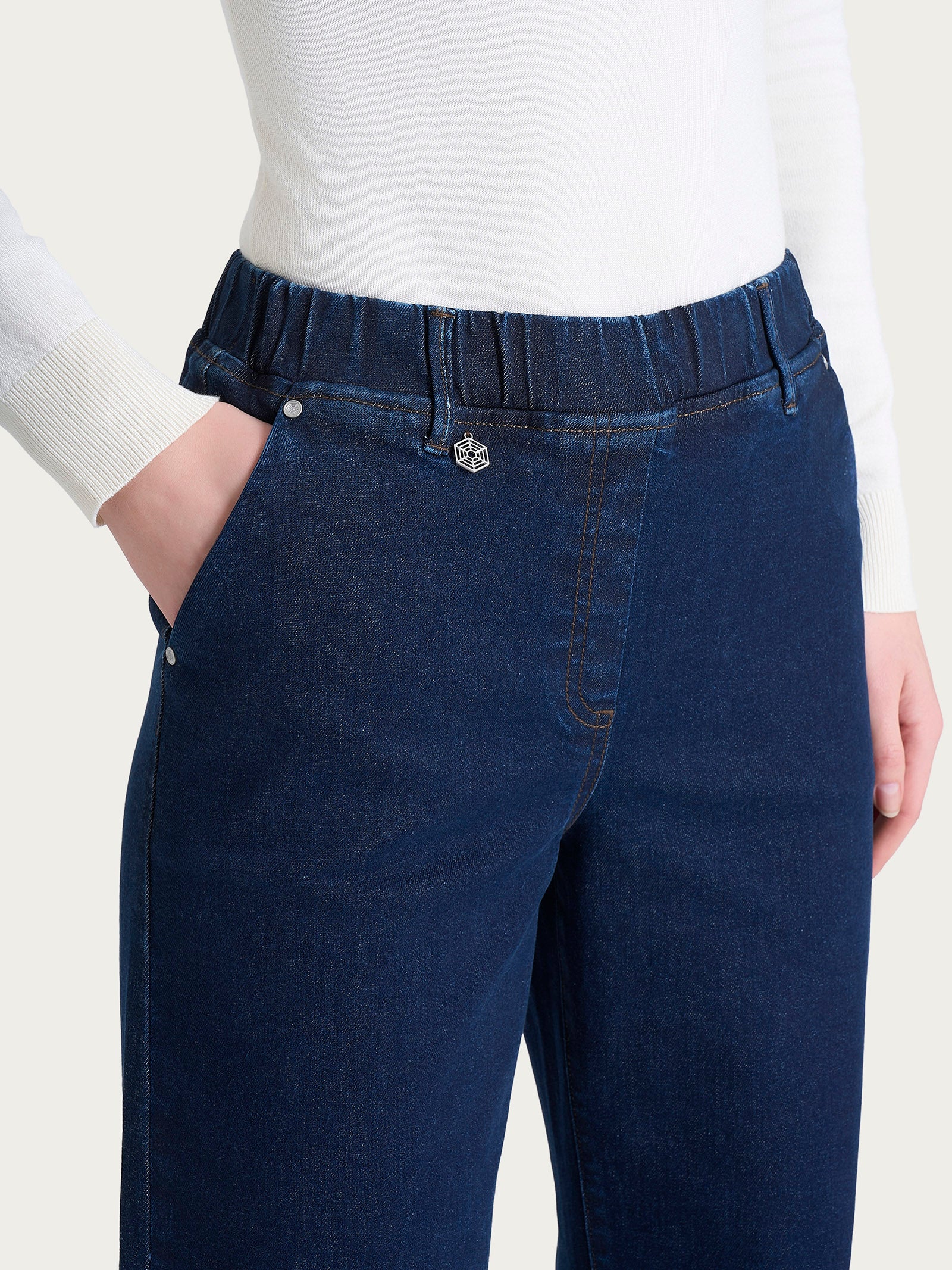 Jeans ampio con tasche in Super Denim - Persia - Image 3