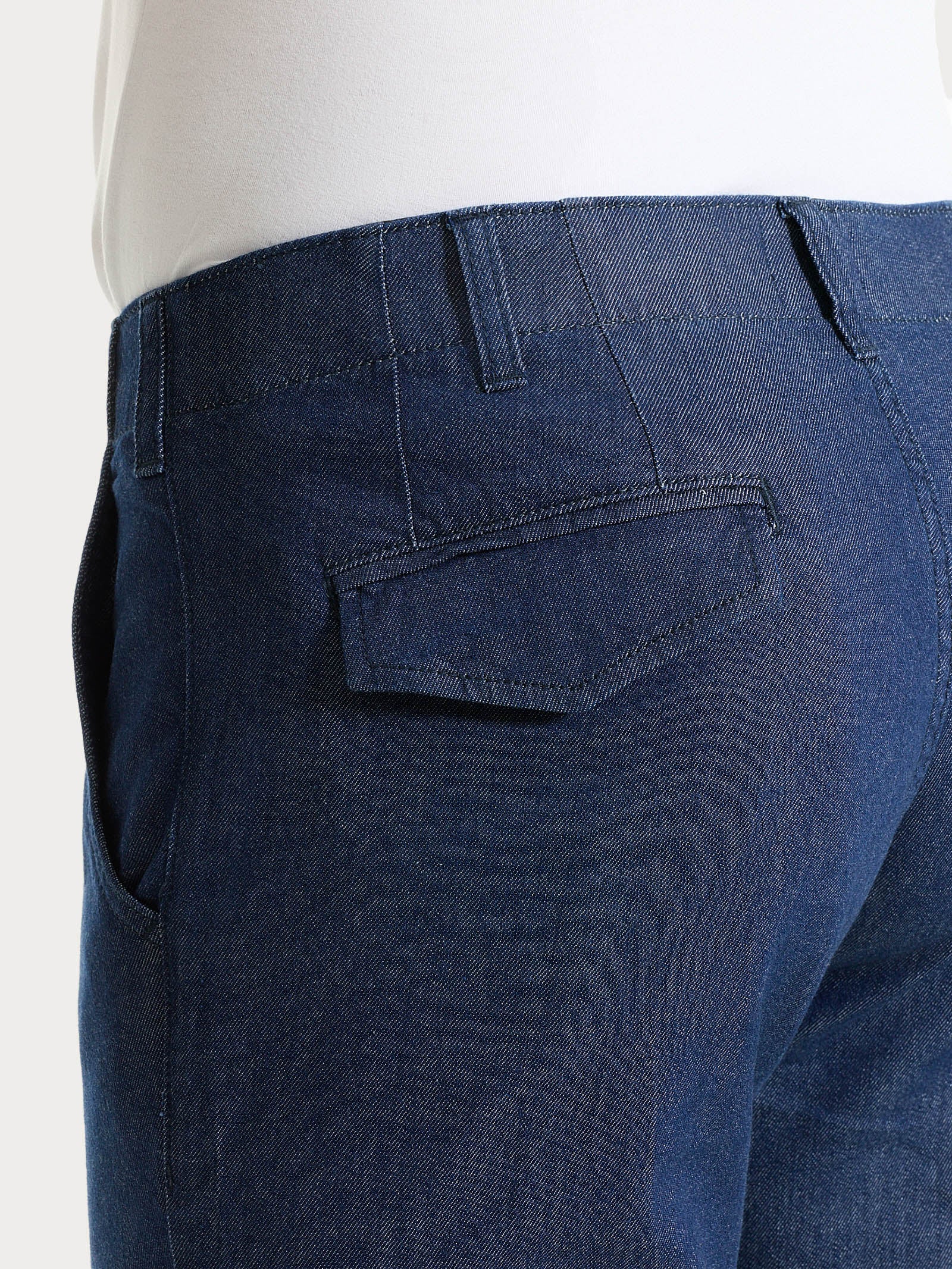 Jeans Chino in Light Denim - Indigo - Image 4