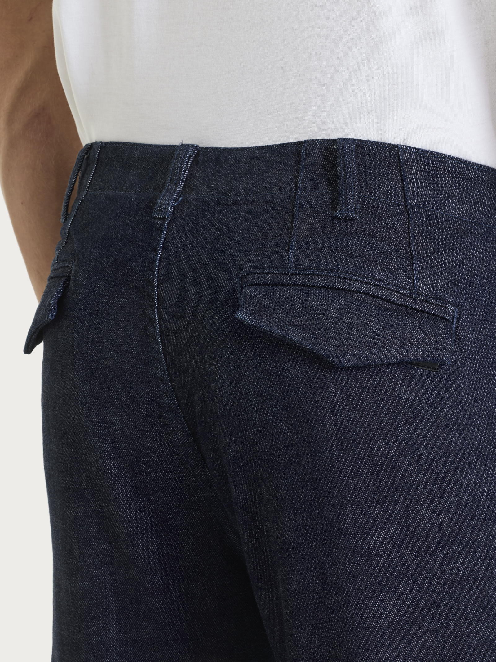 Jeans Chino in Super Denim - Indigo - Image 3