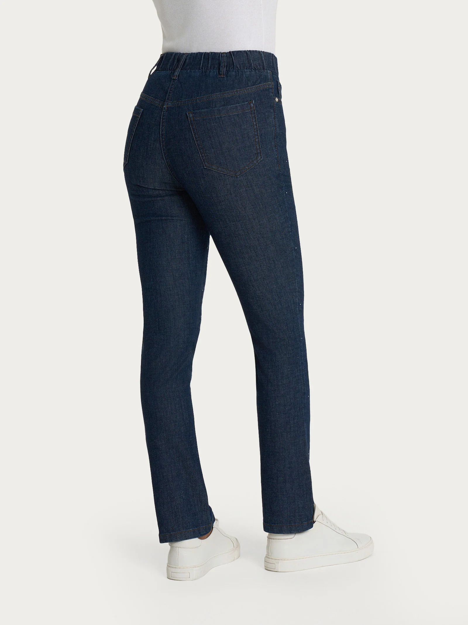 Jeans dritto con tasche e strass in Light denim  - Indigo - Image 4