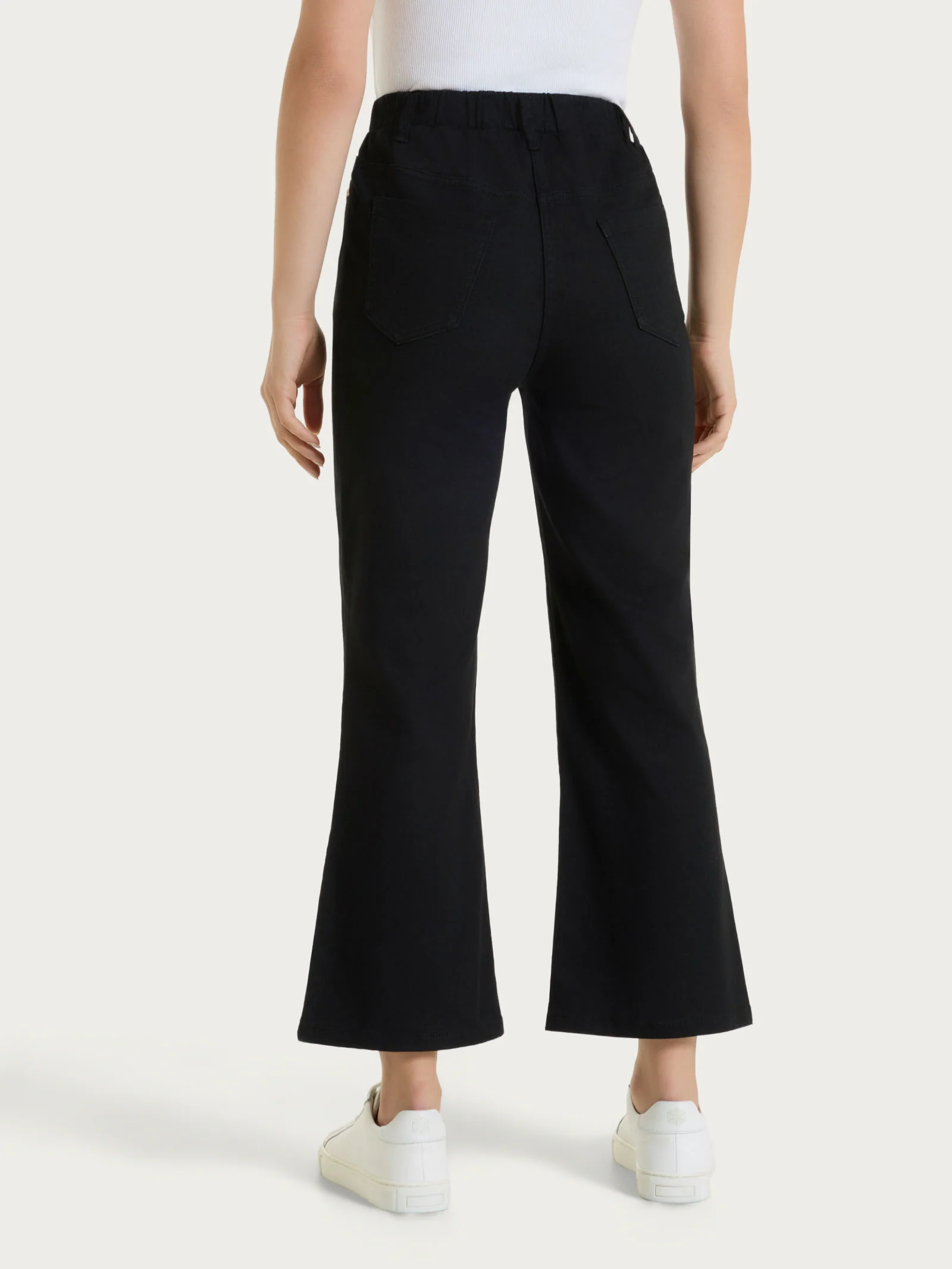 Jeans flare alla caviglia con tasche e vita piatta in Light Denim - Nero - Image 2