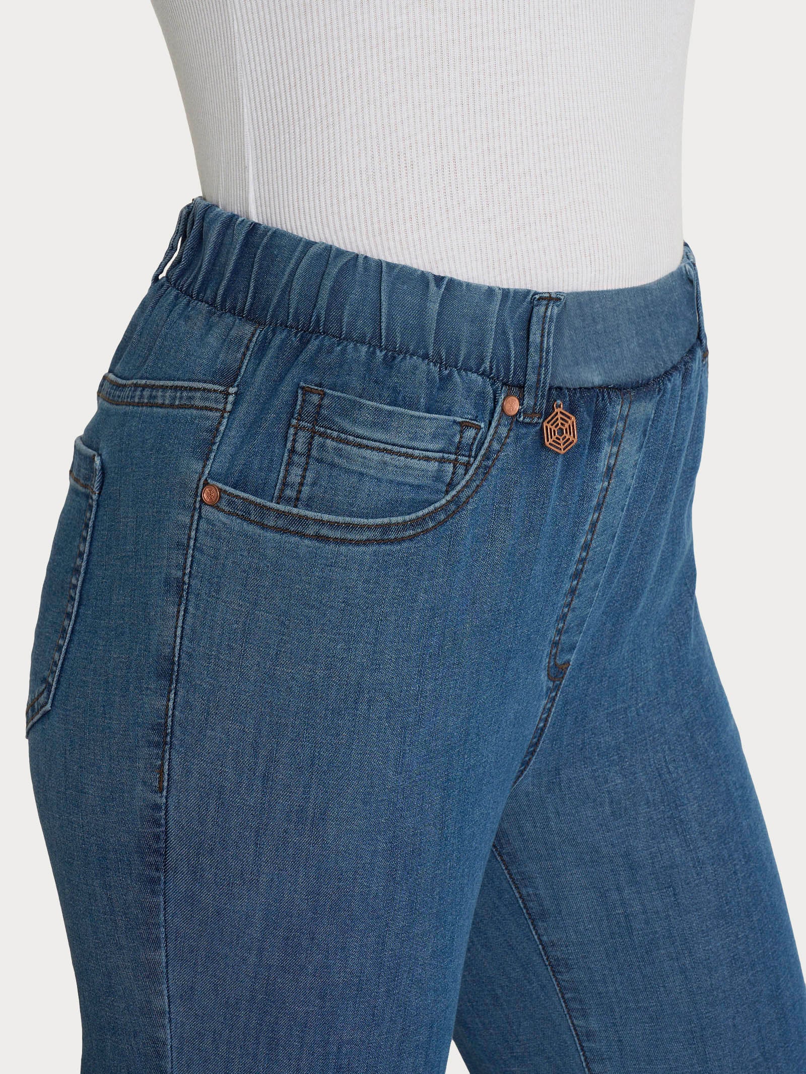 Jeans flare alla caviglia con tasche e vita piatta in Light Denim - Delave' - Image 3