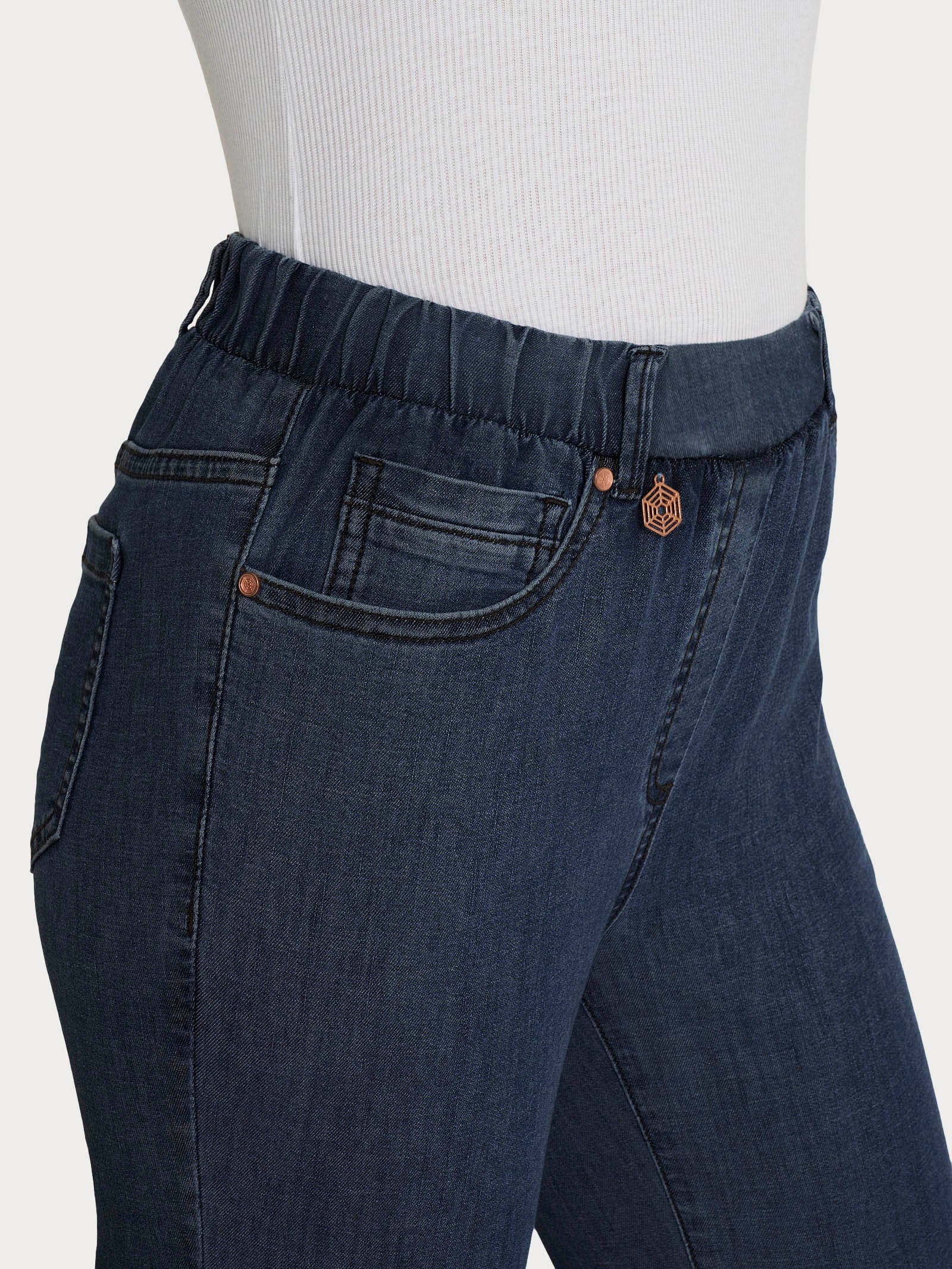 Jeans flare alla caviglia con tasche e vita piatta in Light Denim - Indigo - Image 3