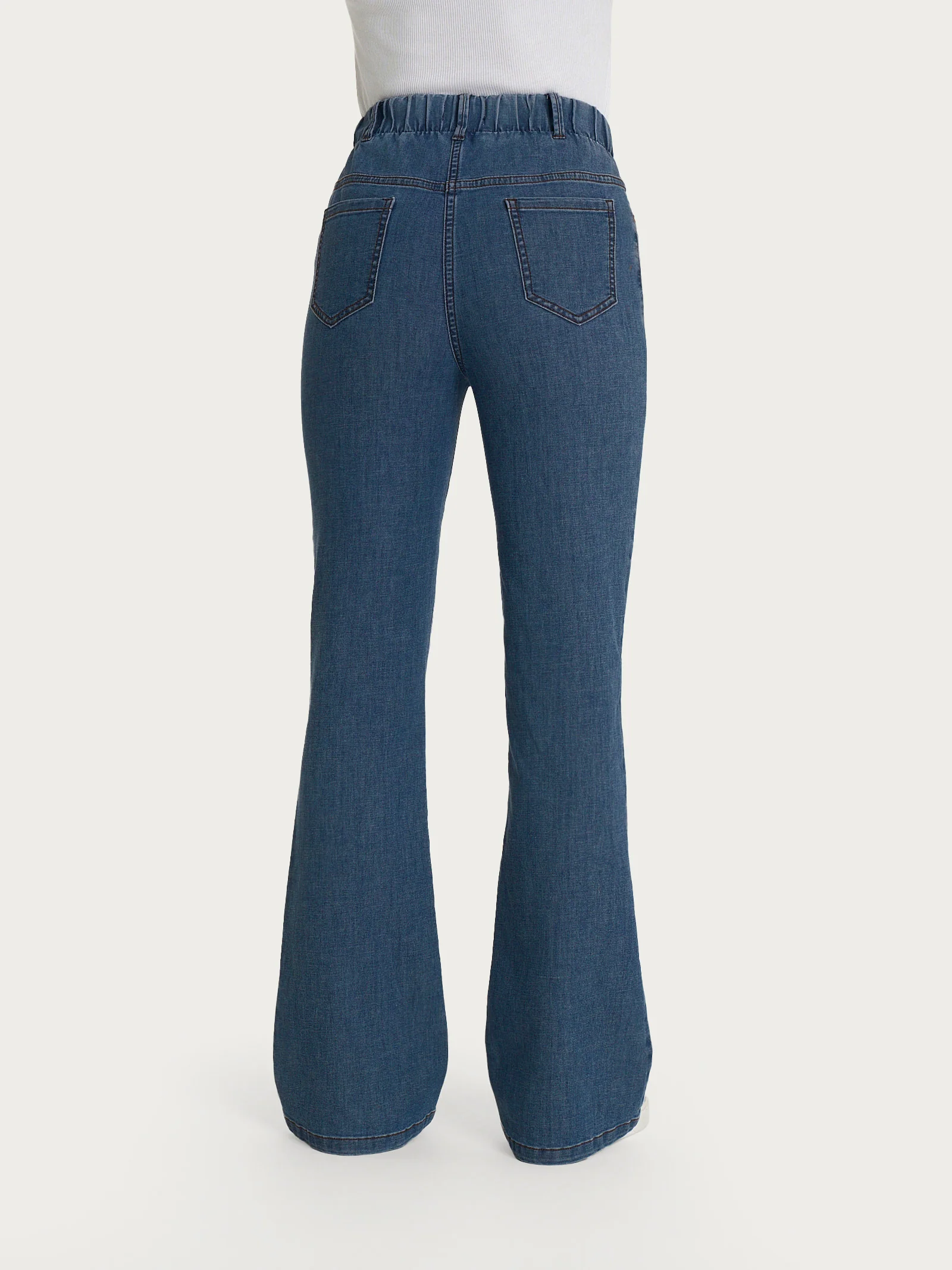Jeans flare con tasche in Light Denim - Jeans - Image 2