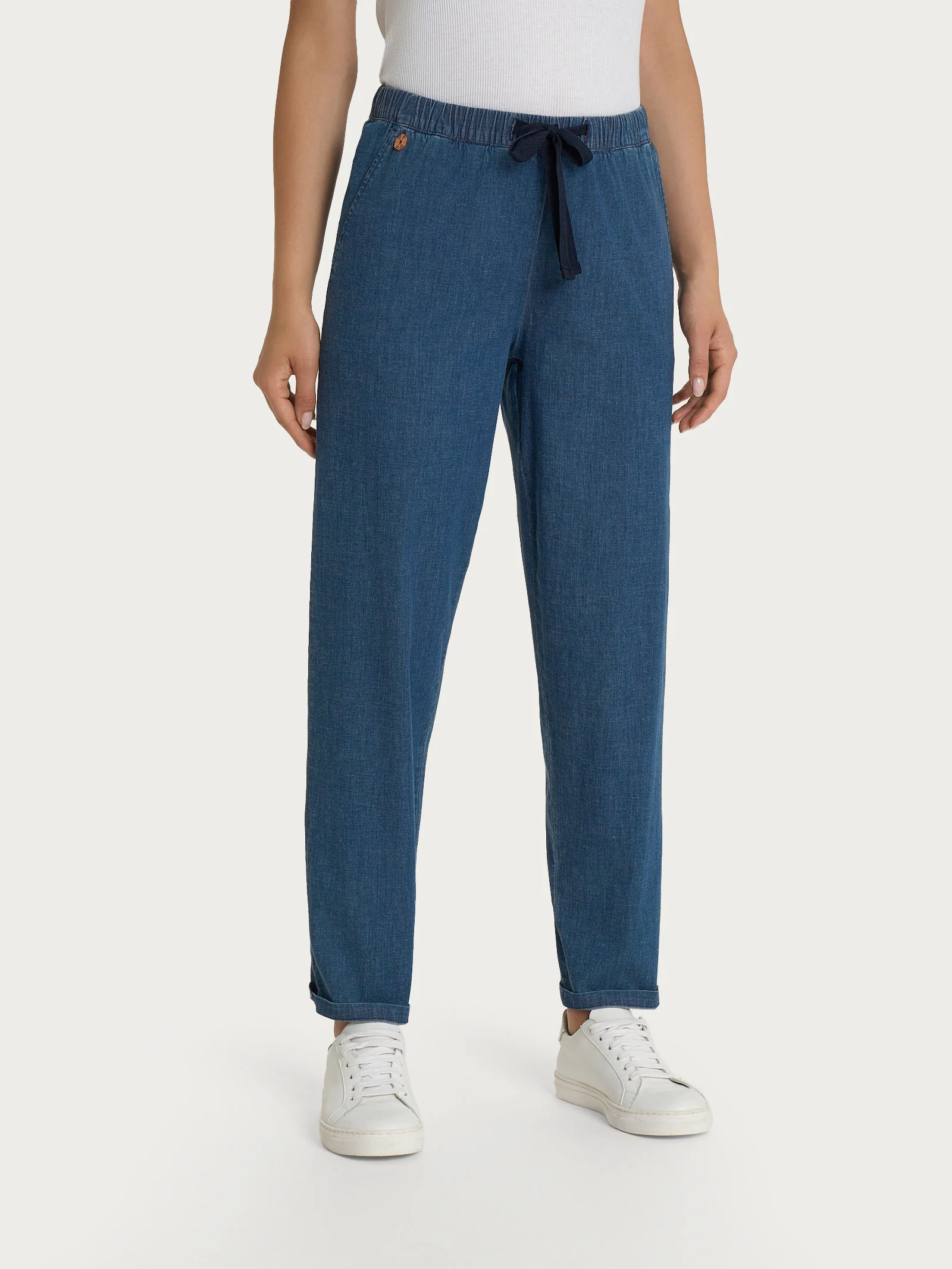 Jeans jogger con tasche in Super Light Denim - Indigo - Image 2