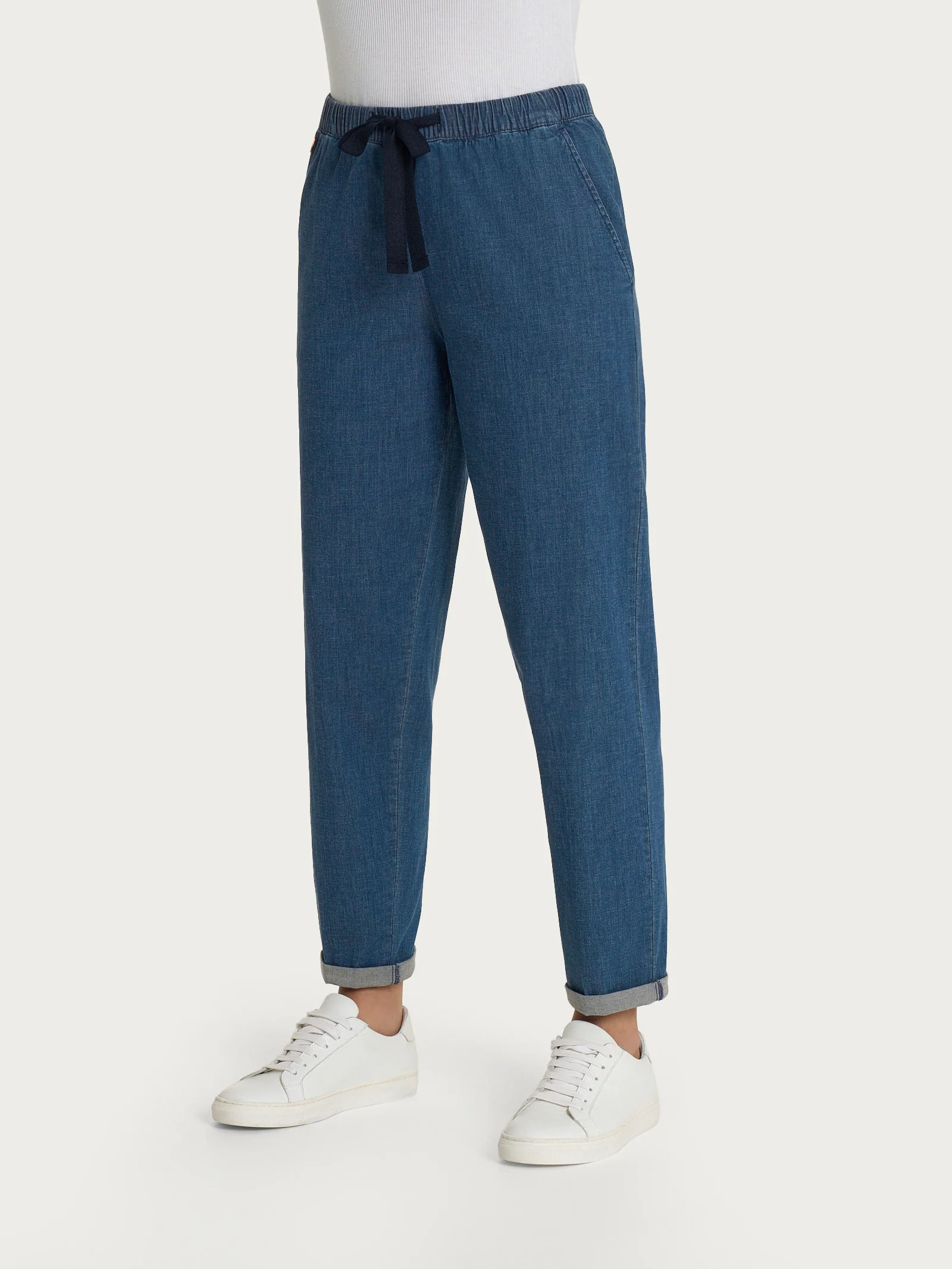 Jeans jogger con tasche in Super Light Denim - Indigo - Image 3