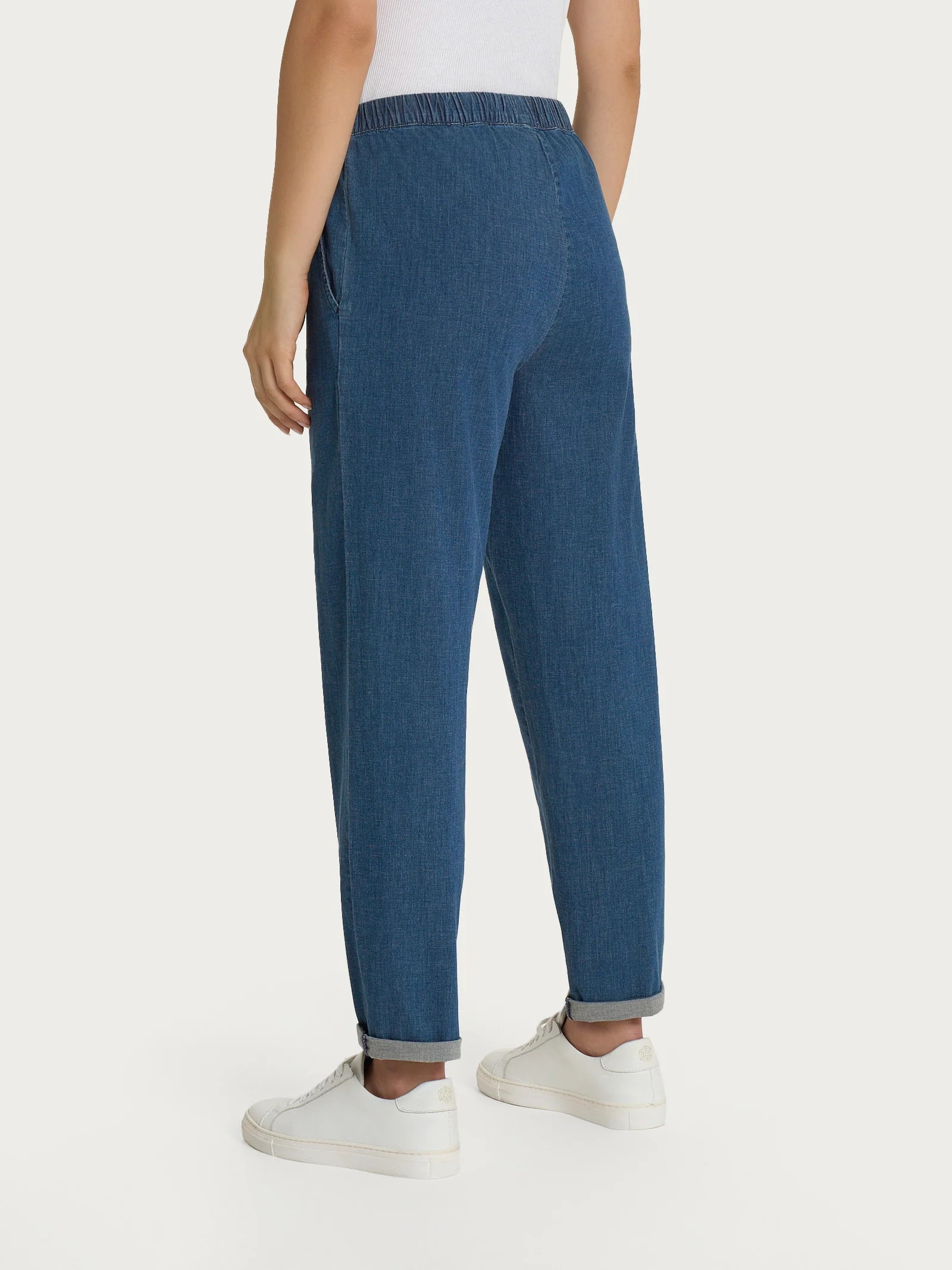Jeans jogger con tasche in Super Light Denim - Indigo - Image 5