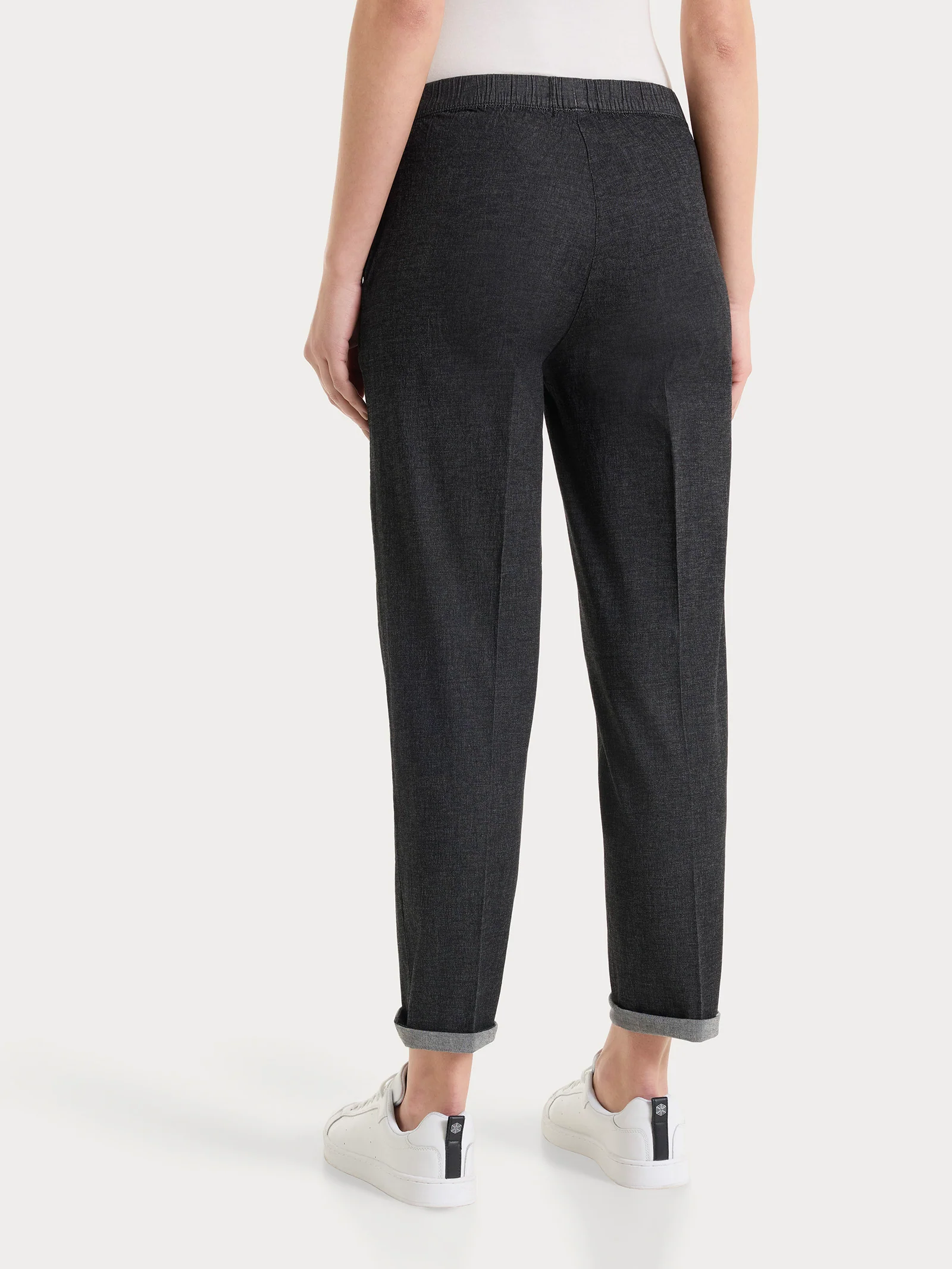 Jeans jogger con tasche in Super Light Denim - Gray Black - Image 4