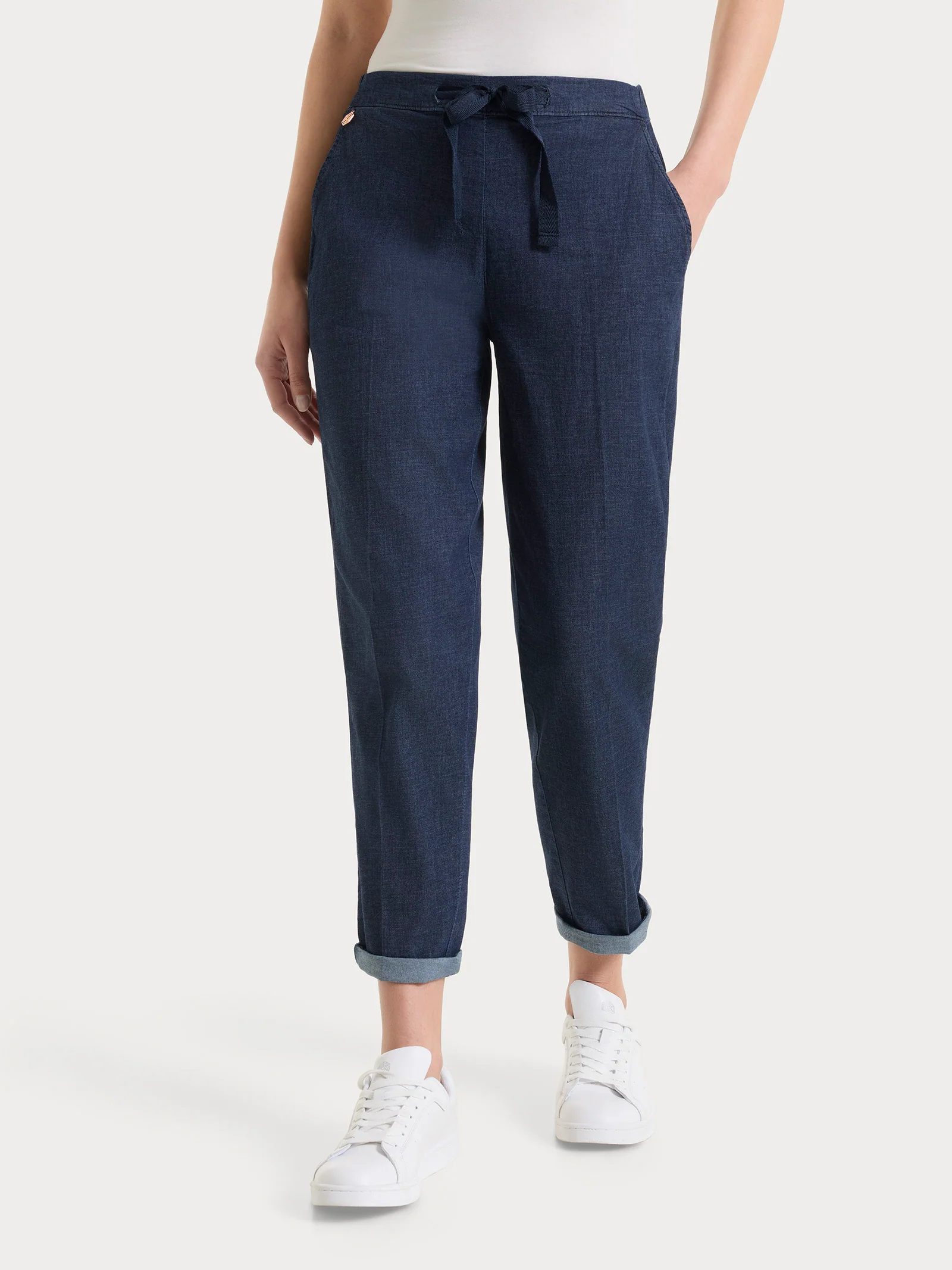 Jeans jogger con tasche in Super Light Denim - Dark Indigo - Image 2