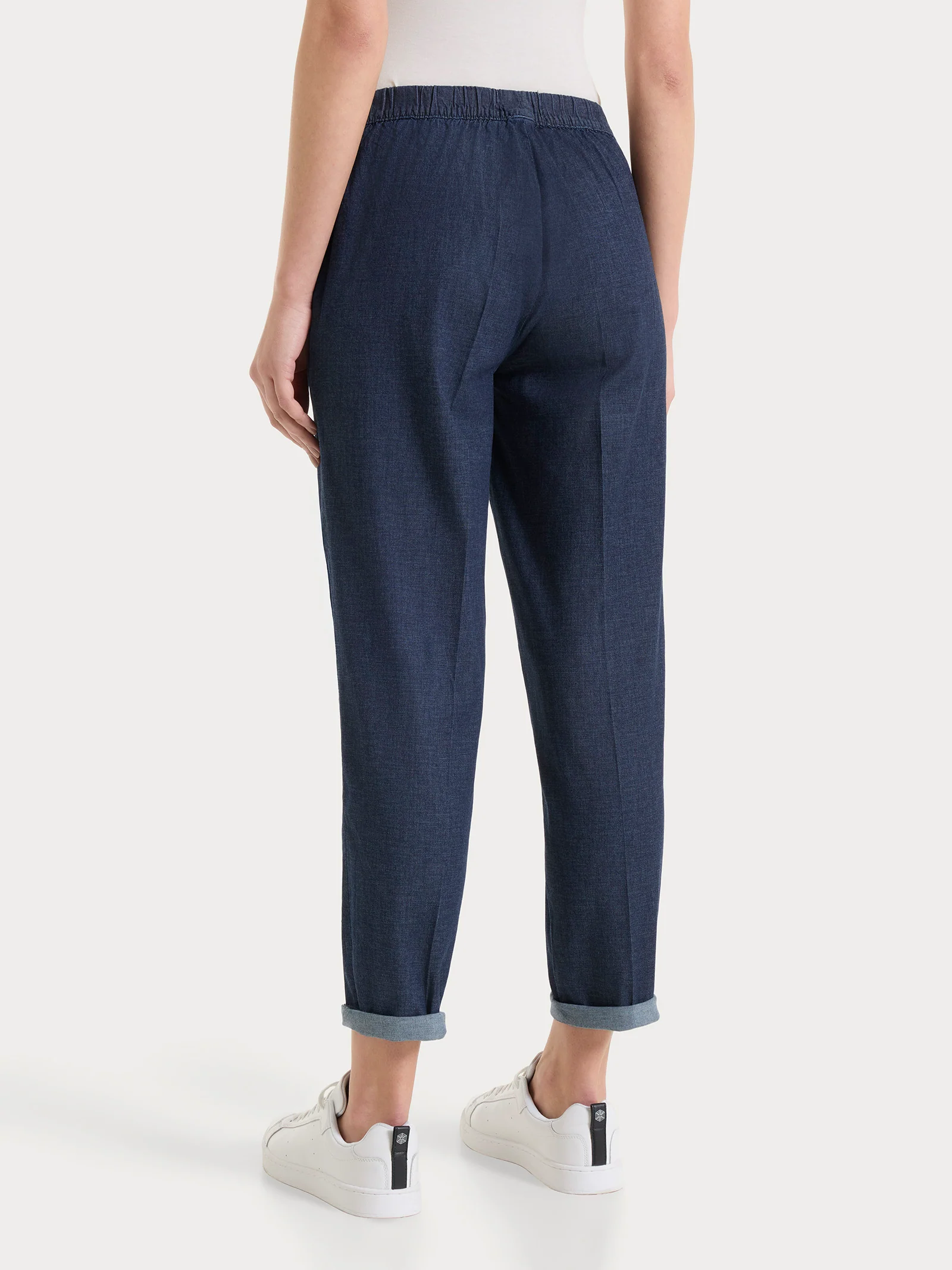 Jeans jogger con tasche in Super Light Denim - Dark Indigo - Image 4