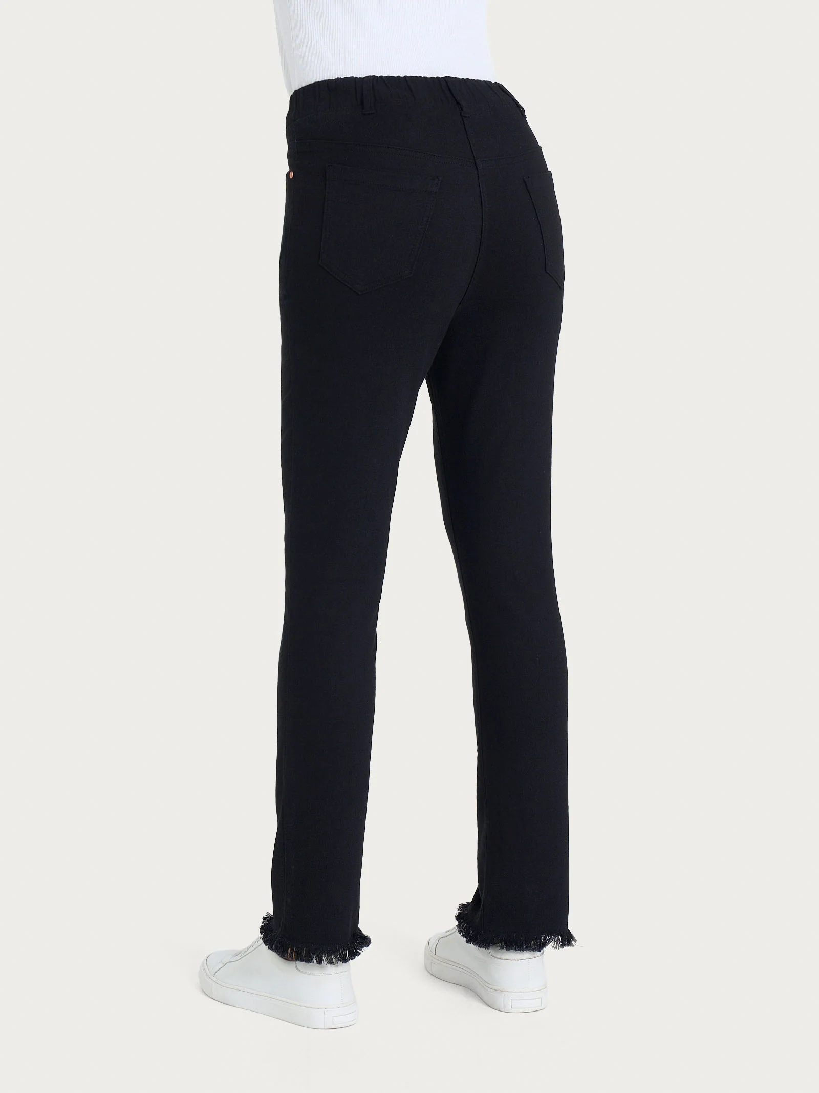 Jeans sfrangiato dritto con tasche in Light denim  - Nero - Image 2
