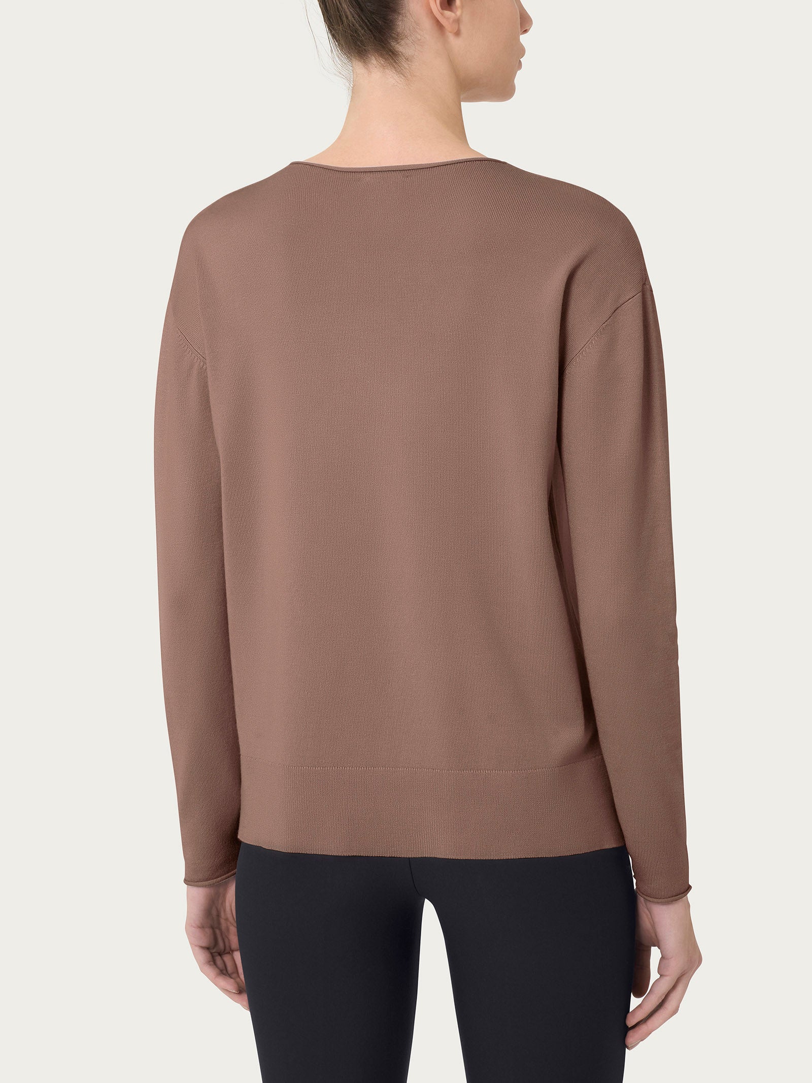 Maglia asimmetrica con girocollo Four Seasons - Pine Bark - Image 2