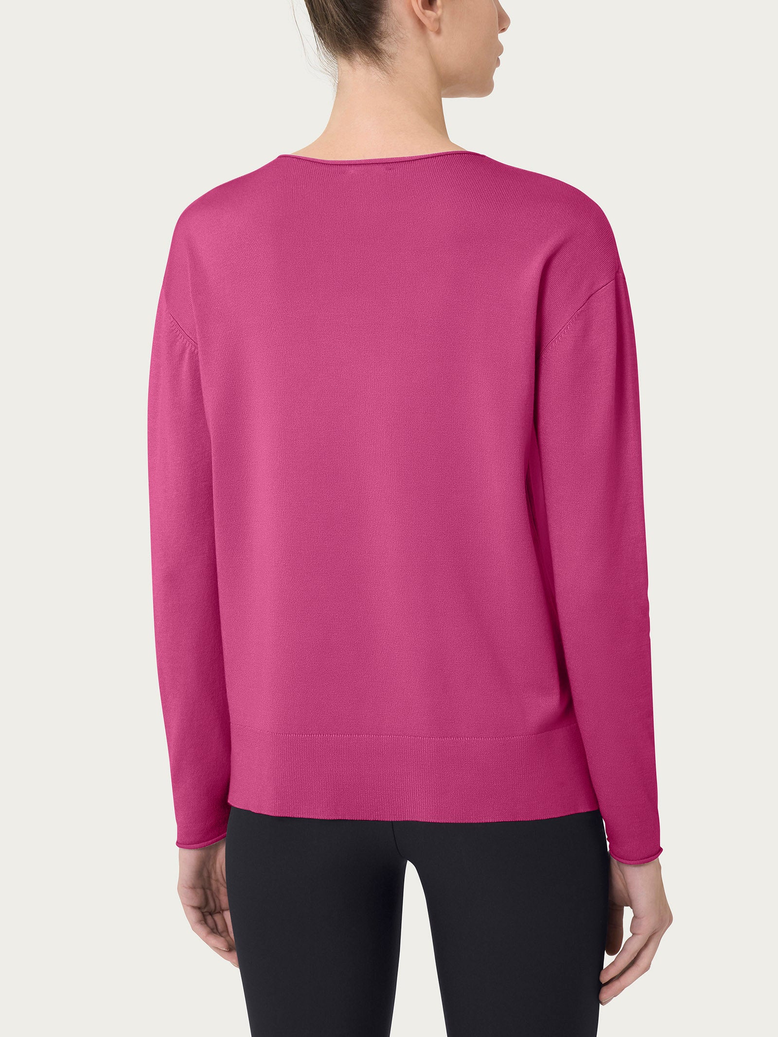 Maglia asimmetrica con girocollo Four Seasons - Red Violet - Image 2