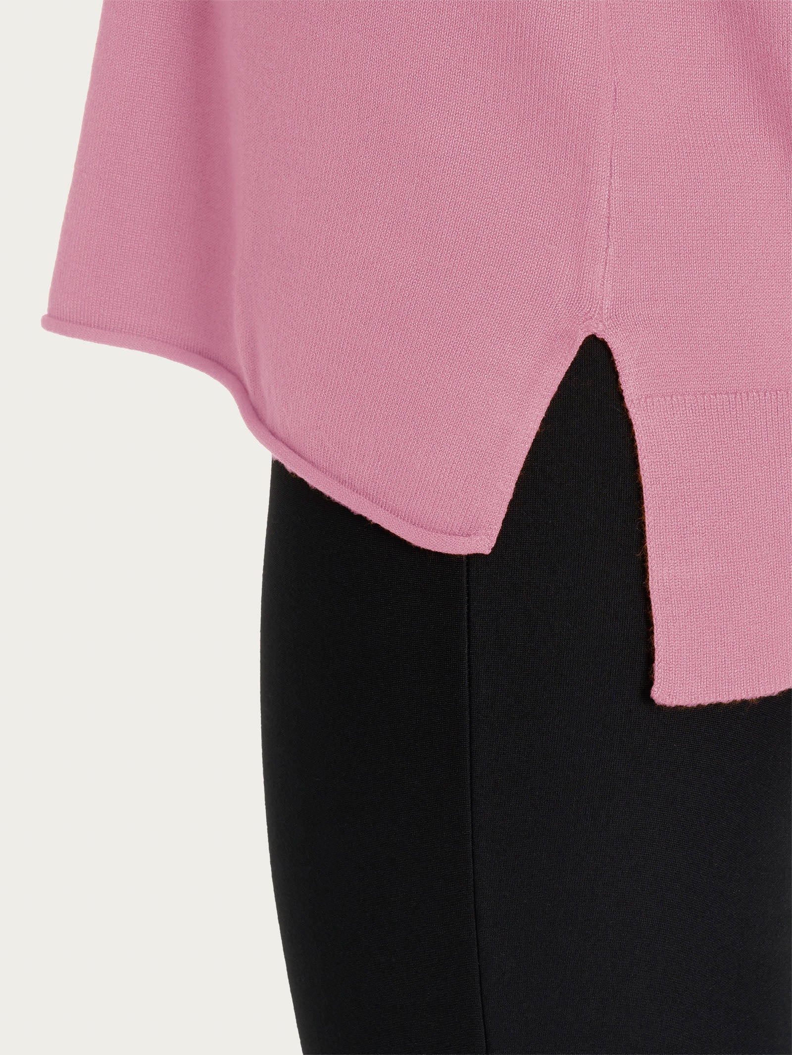 Maglia asimmetrica con girocollo Four Seasons - Lilas - Image 3