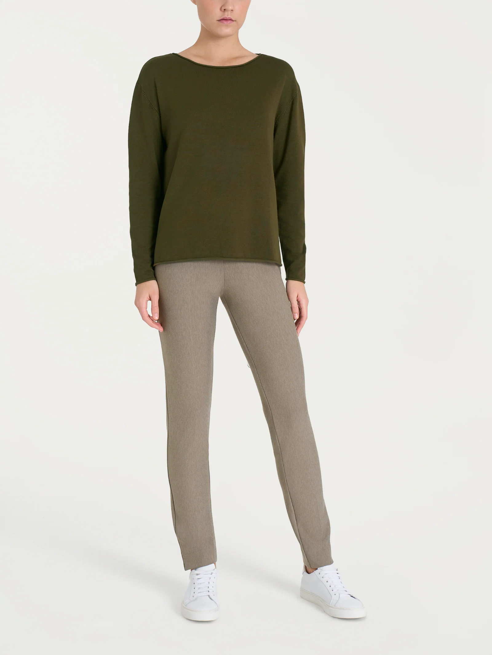 Maglia asimmetrica con scollo a barchetta Four Seasons - Dark Olive - Image 4