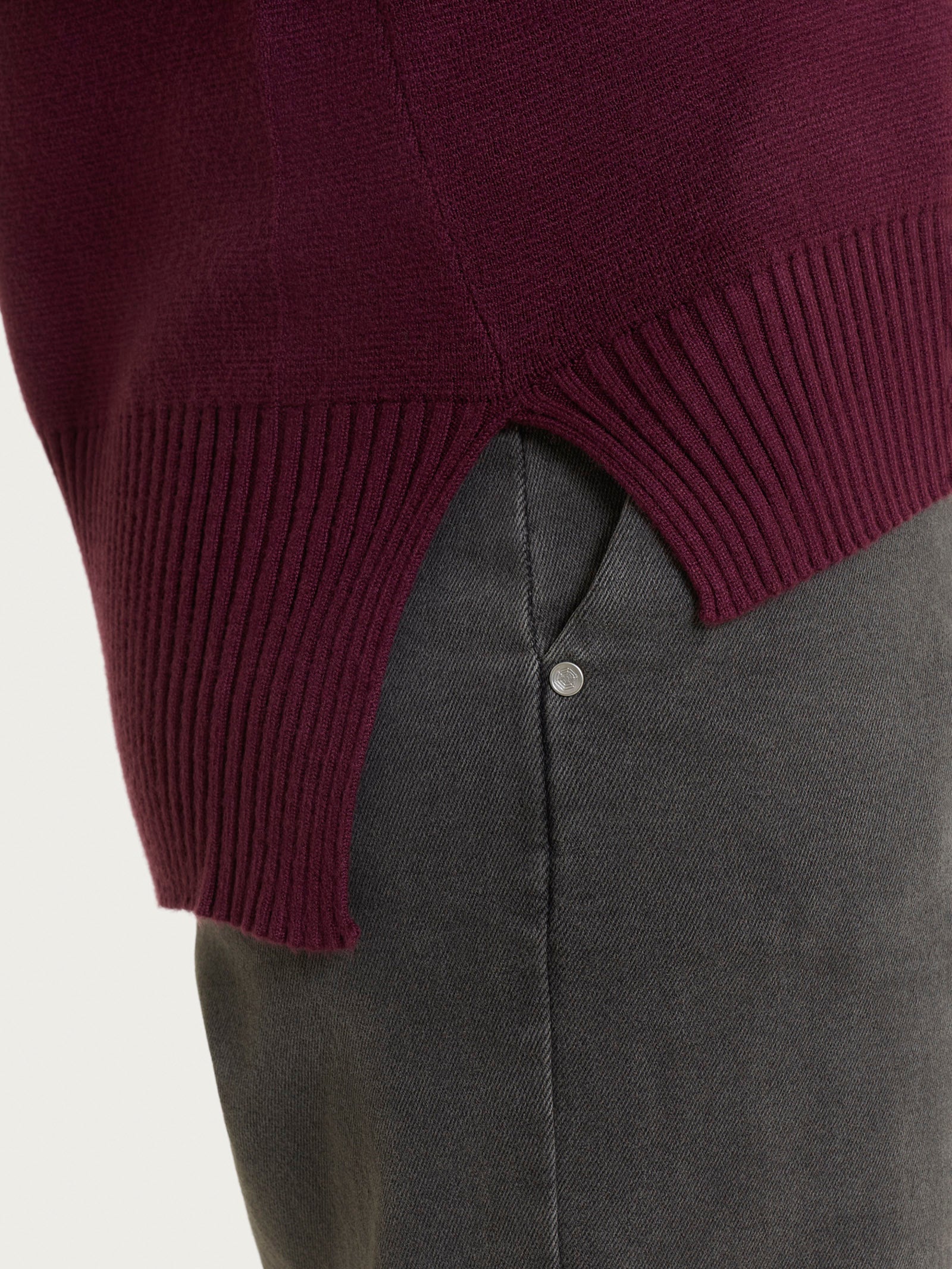 Maglia asimmetrica con scollo a V in Super Soft - Fig - Image 3