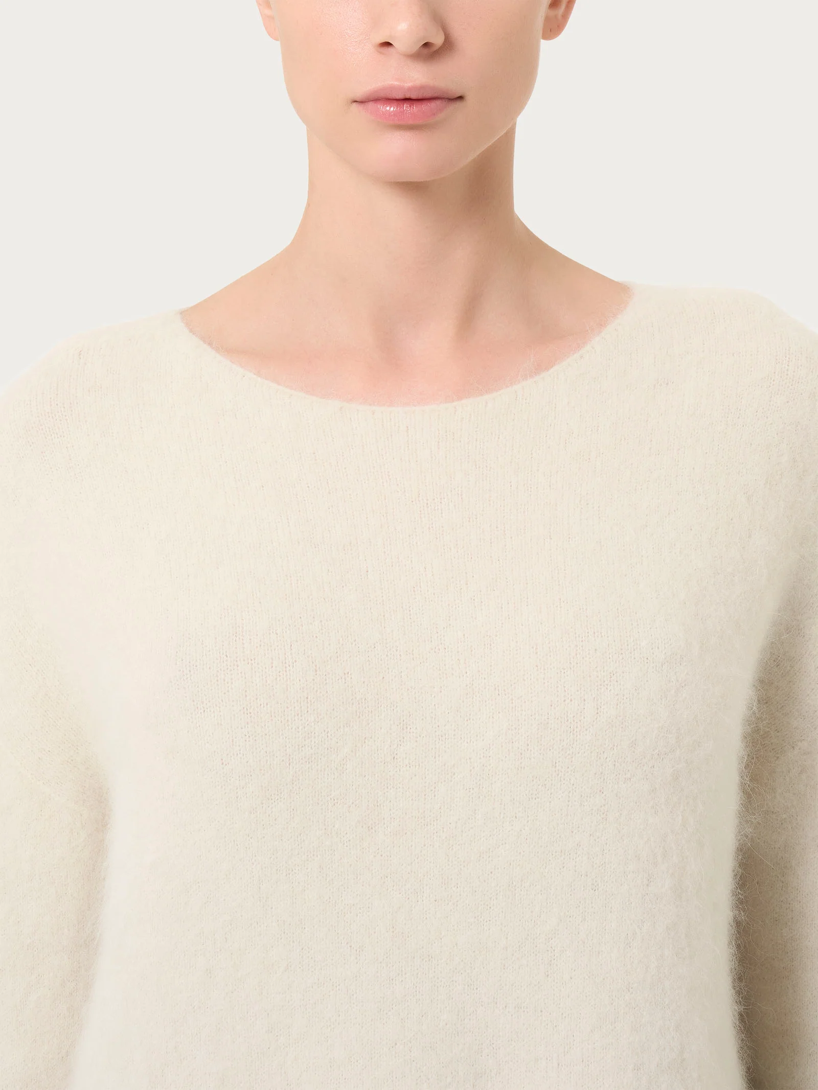 Maglia con collo a barchetta in misto lana e alpaca - Avorio - Image 3