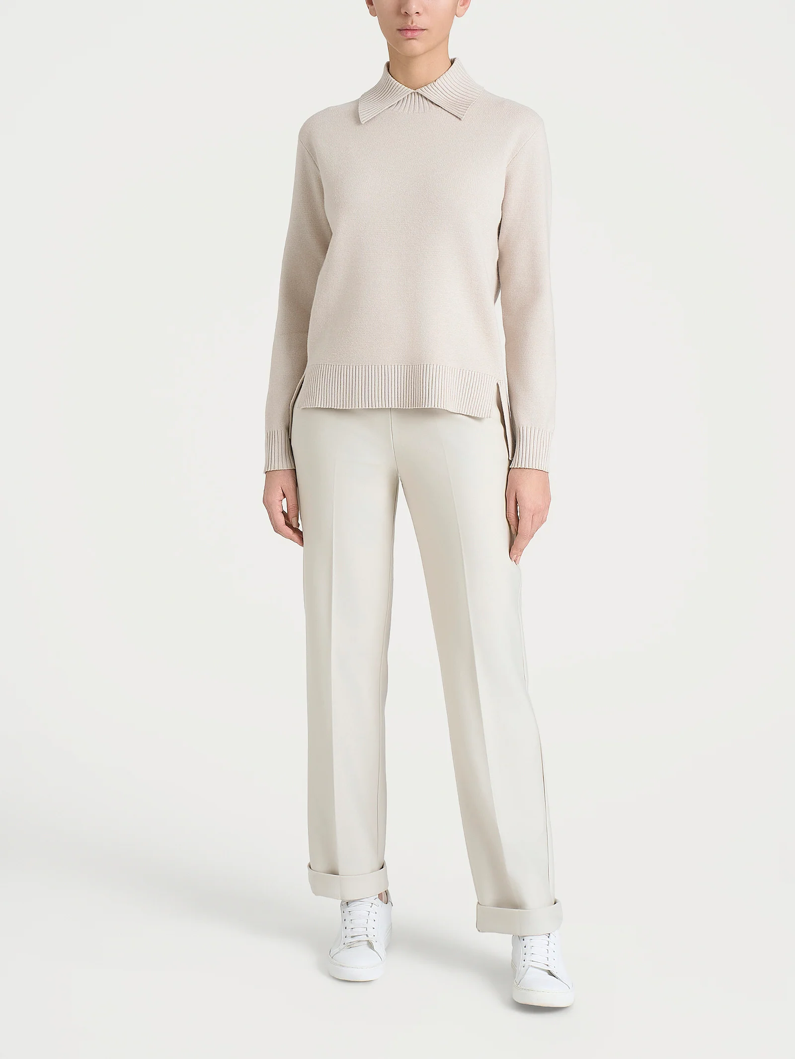 Maglia con collo alto con spacco in Super Soft - Champignon - Image 5