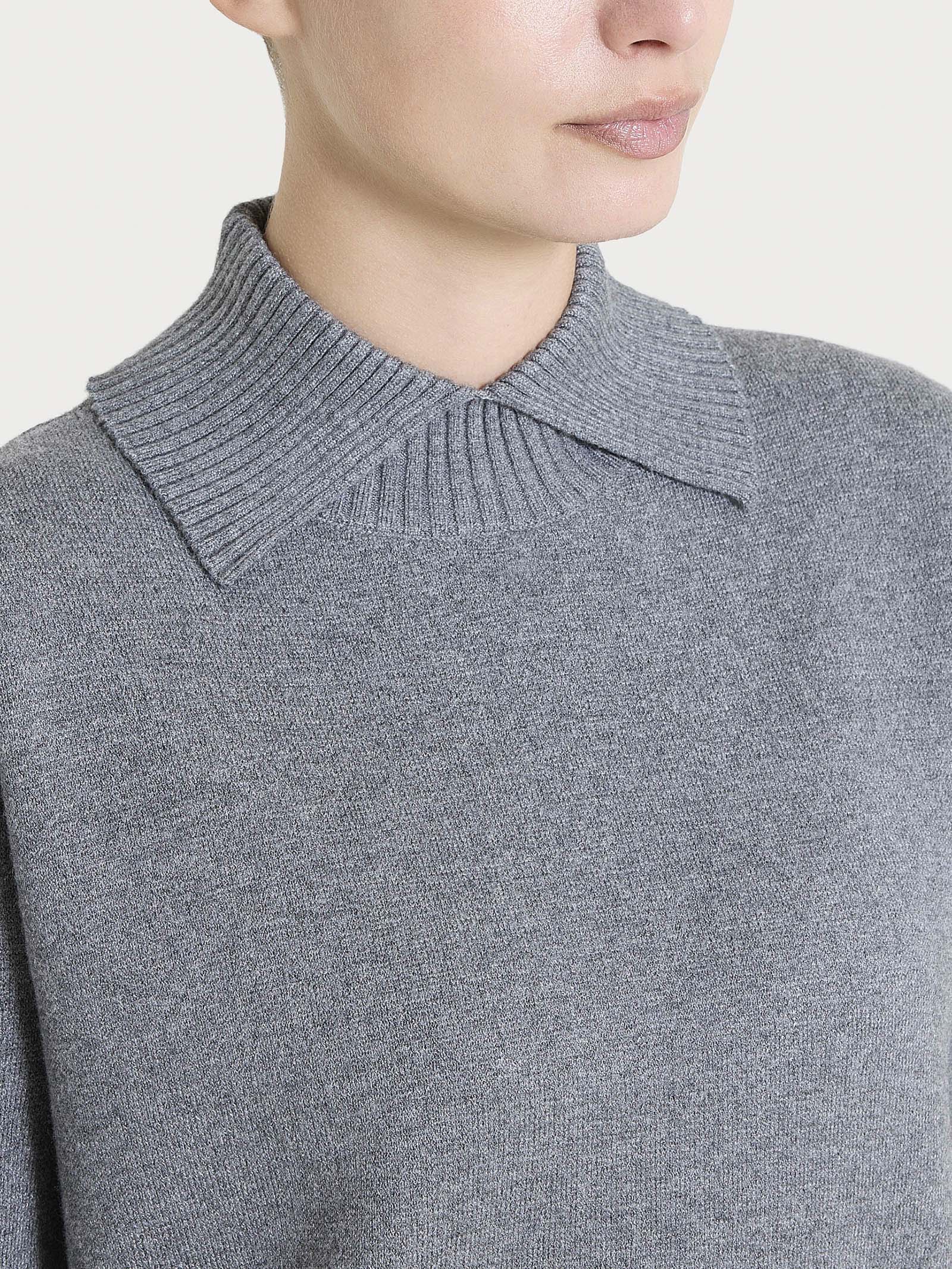 Maglia con collo alto con spacco in Super Soft - Ferro Mel. - Image 3