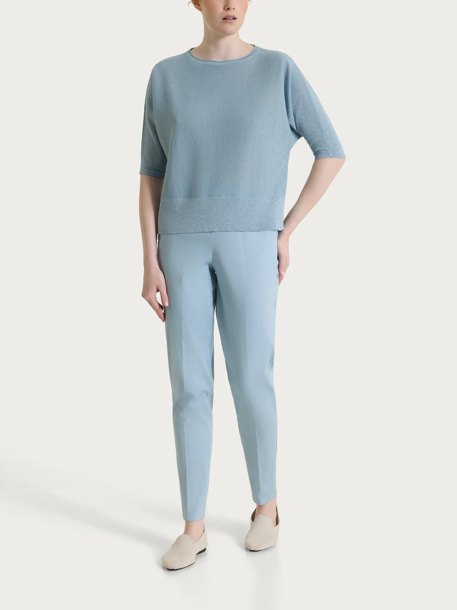 Maglia con manica a pipistrello in Crêpe Lurex - Dusty Blue - Image 9