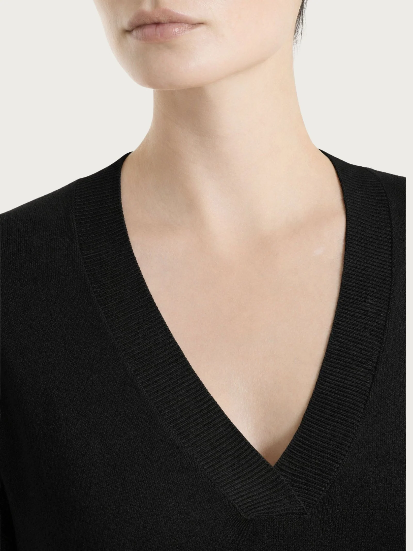 Maglia con scollo a V e con manica 3/4 in Summertime - Nero - Image 3