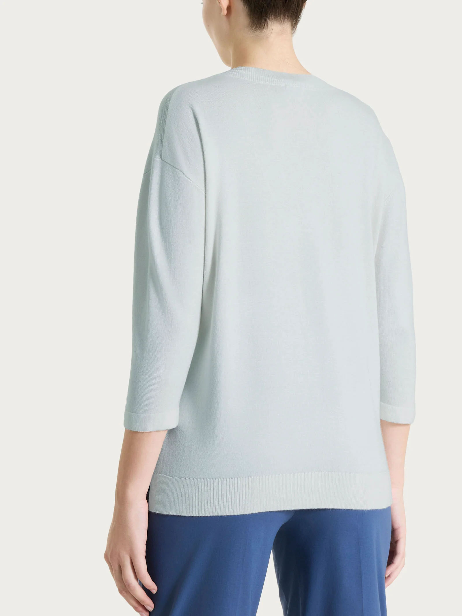 Maglia con scollo a V e con manica 3/4 in Summertime - Gray Dawn - Image 2