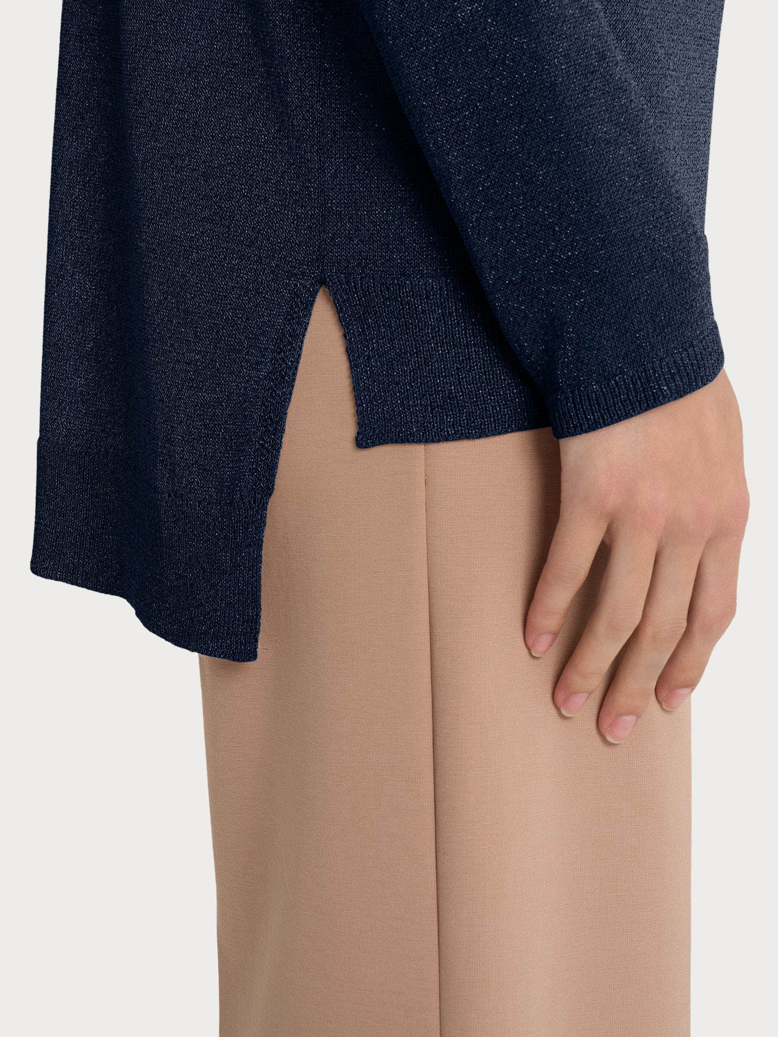 Maglia con scollo a V e manica lunga in Crêpe Lurex - Bleu - Image 3