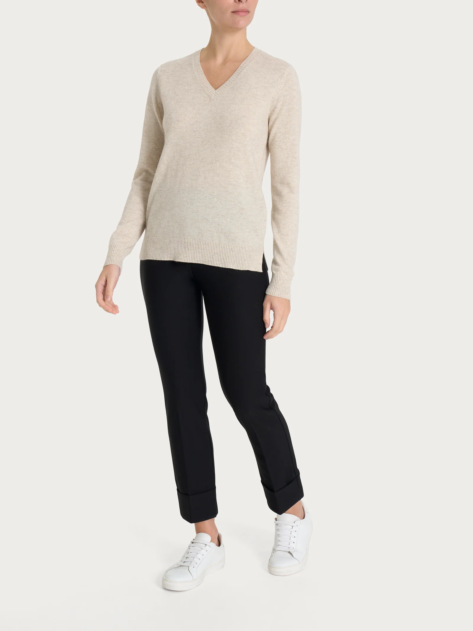 Maglia con scollo a V in cashmerino - Mulled Grape - Image 3
