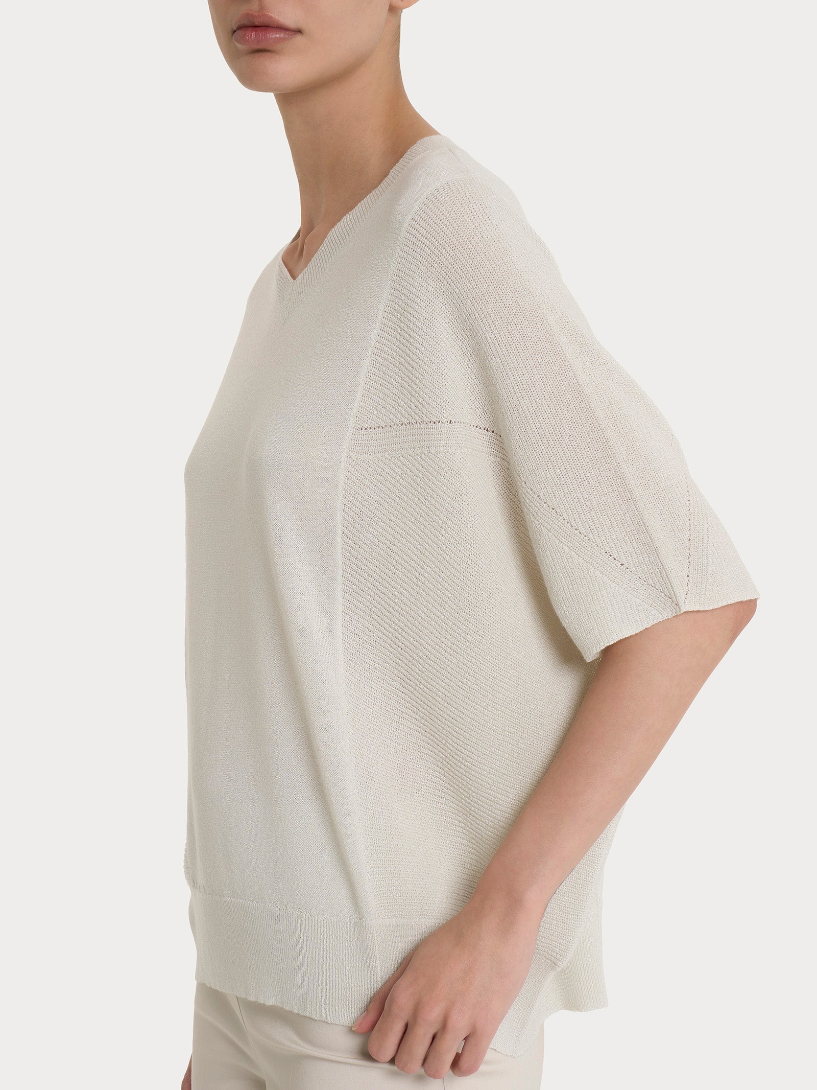 Maglia con scollo a V in Crêpe Lurex - Dawn Blue - Image 3
