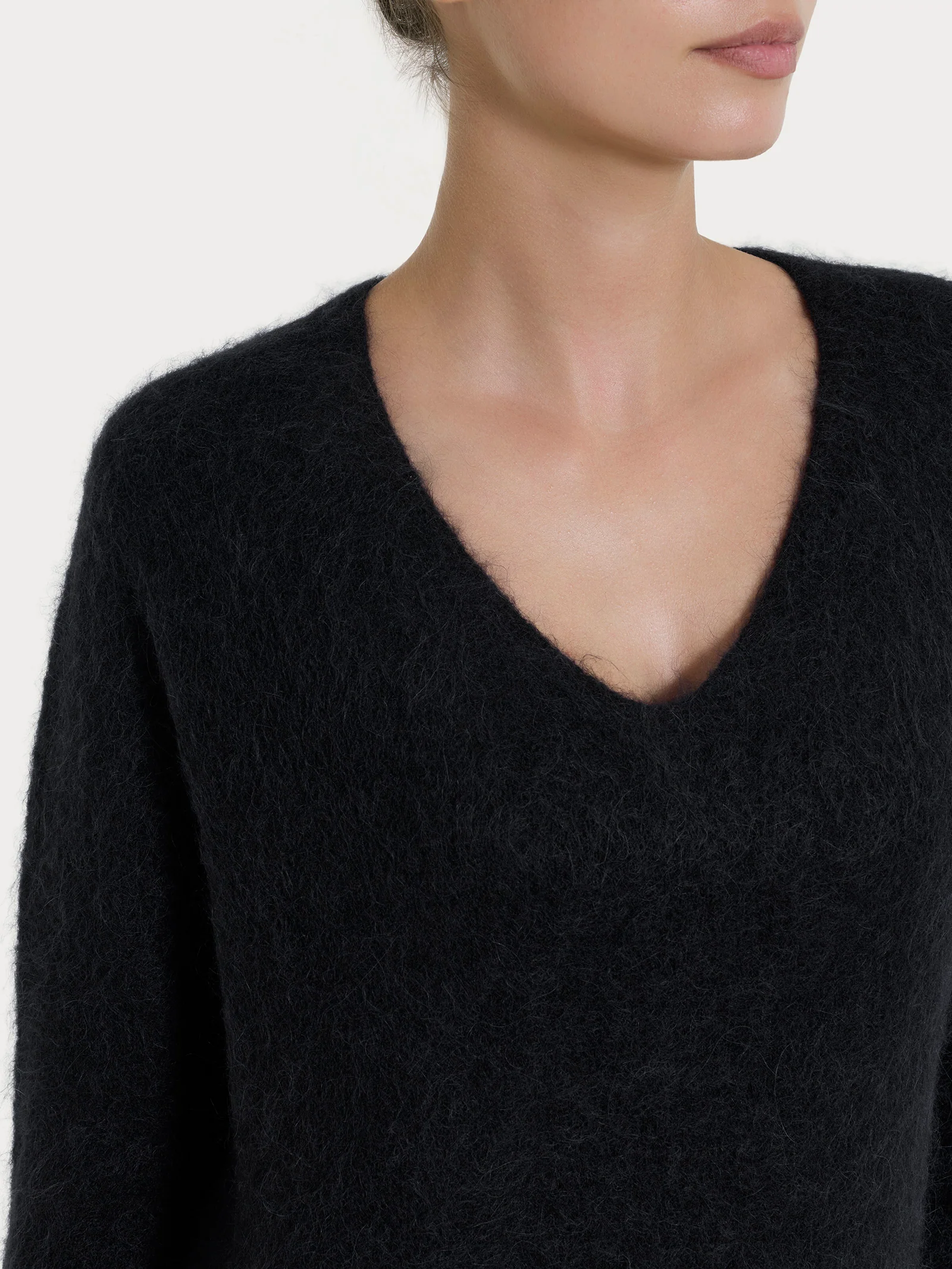 Maglia con scollo a V in Misto Alpaca - Nero - Image 3