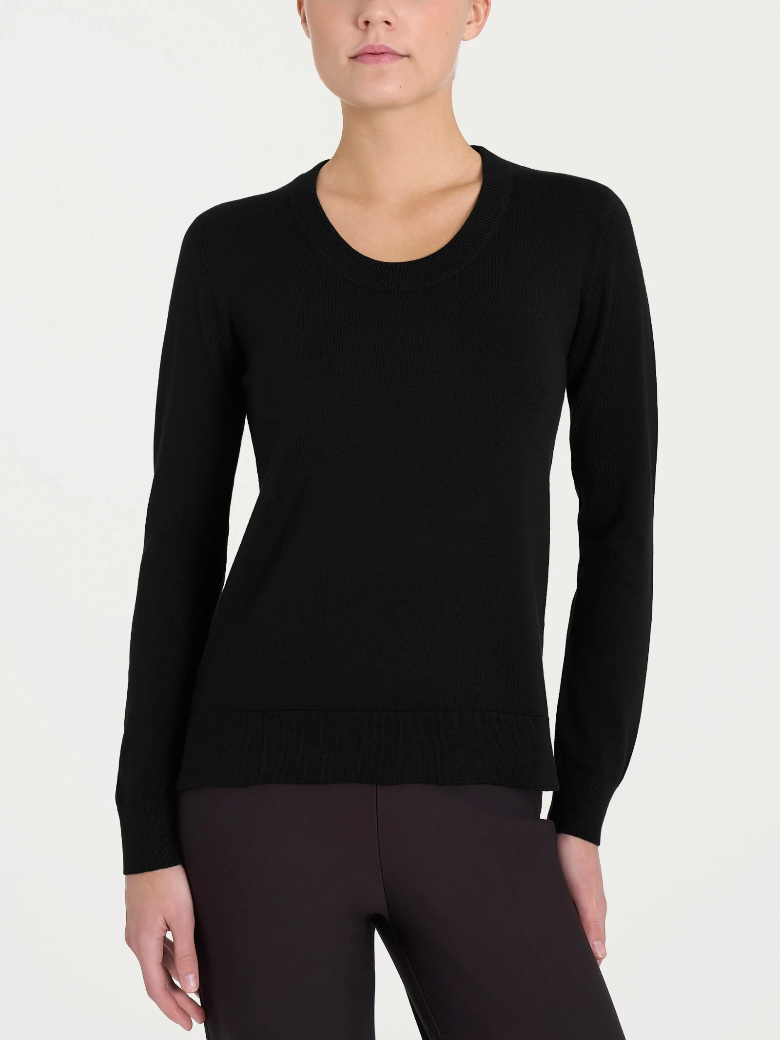 Maglia con scollo madonna Four Seasons - Nero - Image 4