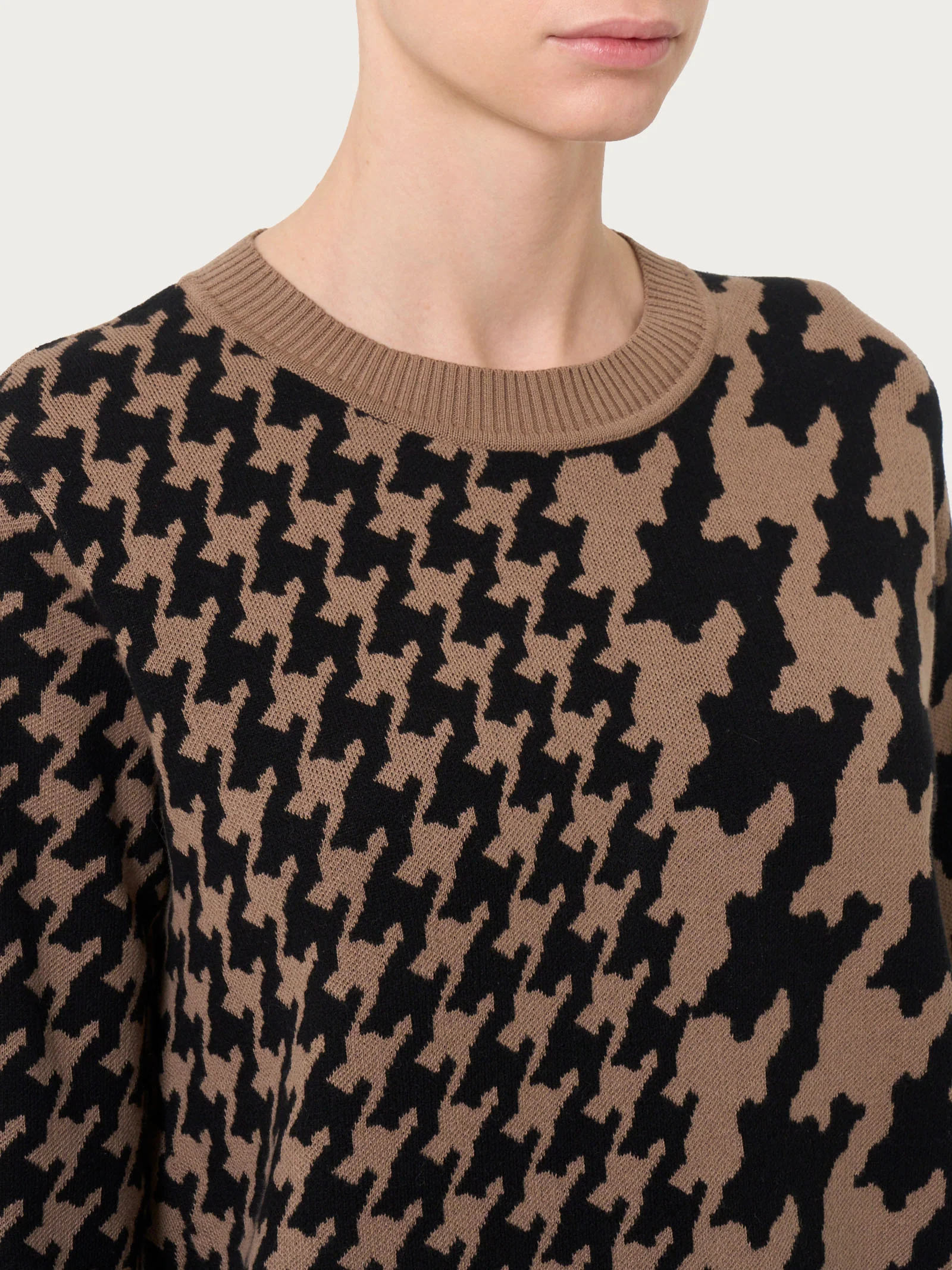 Maglia girocollo con bifantasia in filato Winter Cotton - Fant. Pine Bark - Image 3