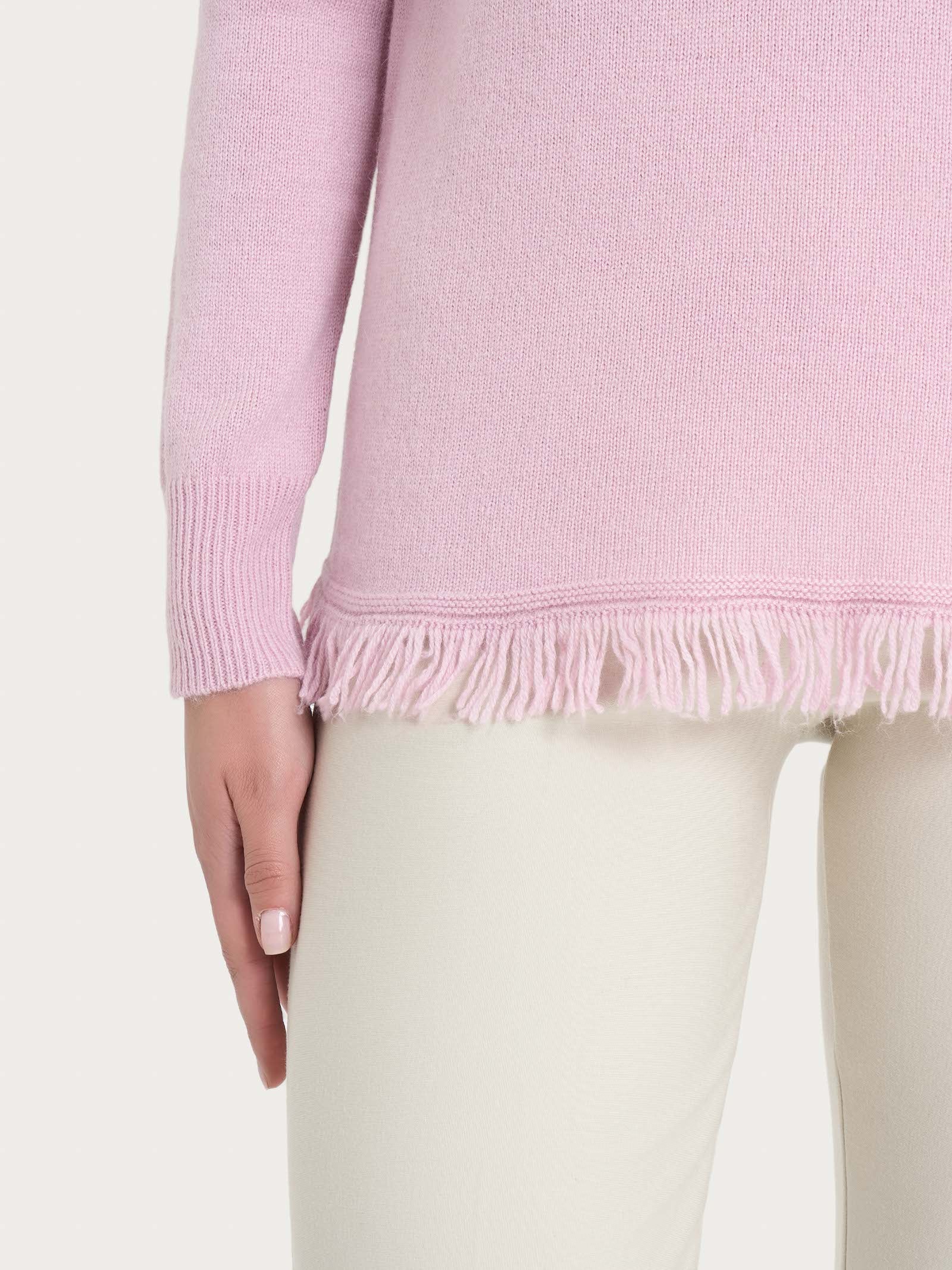 Maglia girocollo con frange in misto angora - Fragrant Lilac - Image 3