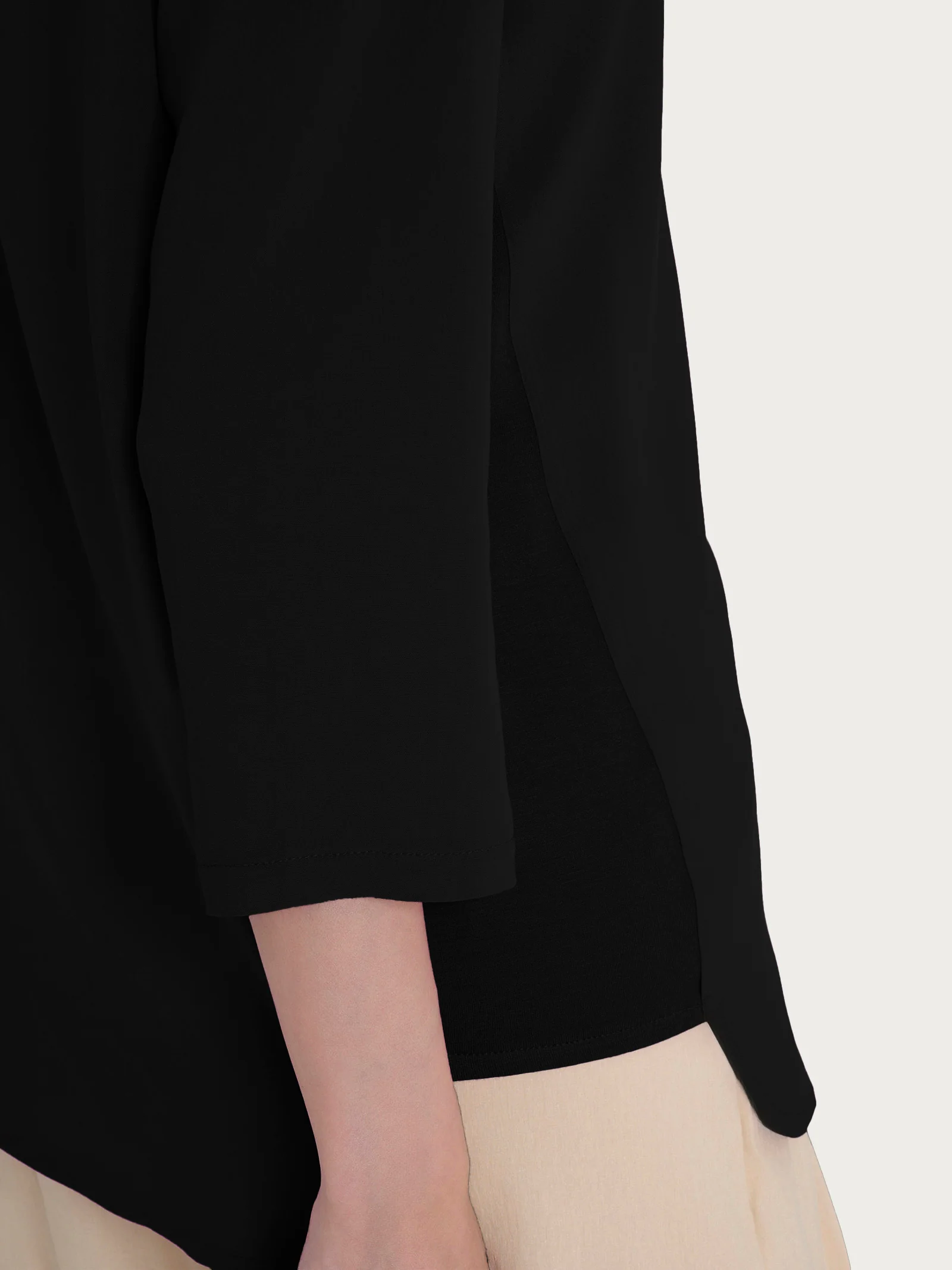 Maglia girocollo con inserto laterale in Misto Viscosa - Nero - Image 3