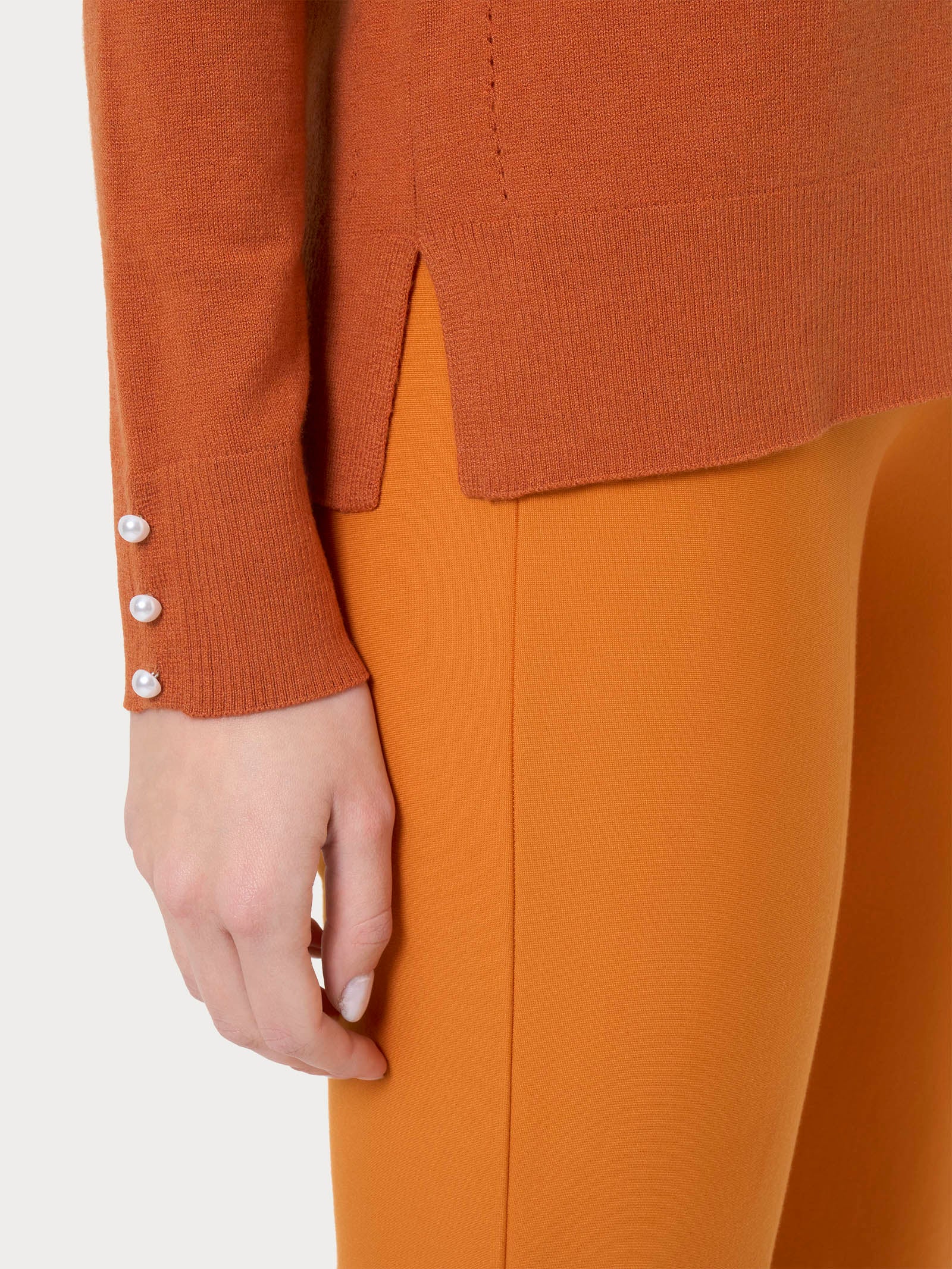 Maglia girocollo con perline in Merino Soft - Rust - Image 3