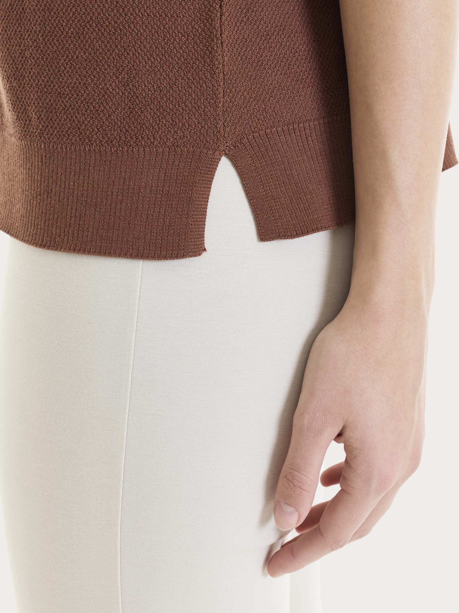 Maglia girocollo in punto piquet di puro cotone - Cappuccino - Image 6
