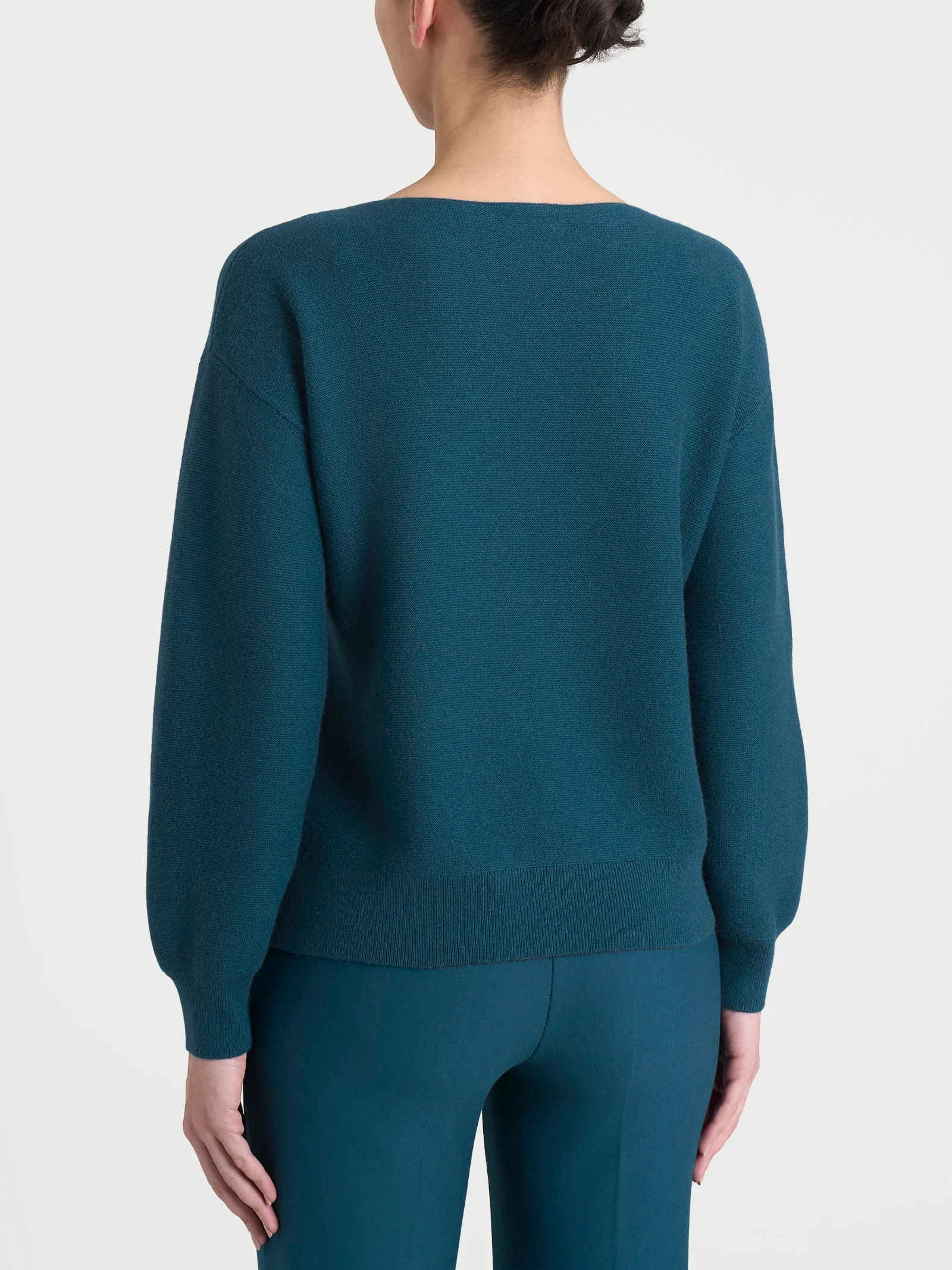 Maglia Punto Links con scollo a barchetta in Natural Soft - Reflecting Pond - Image 2